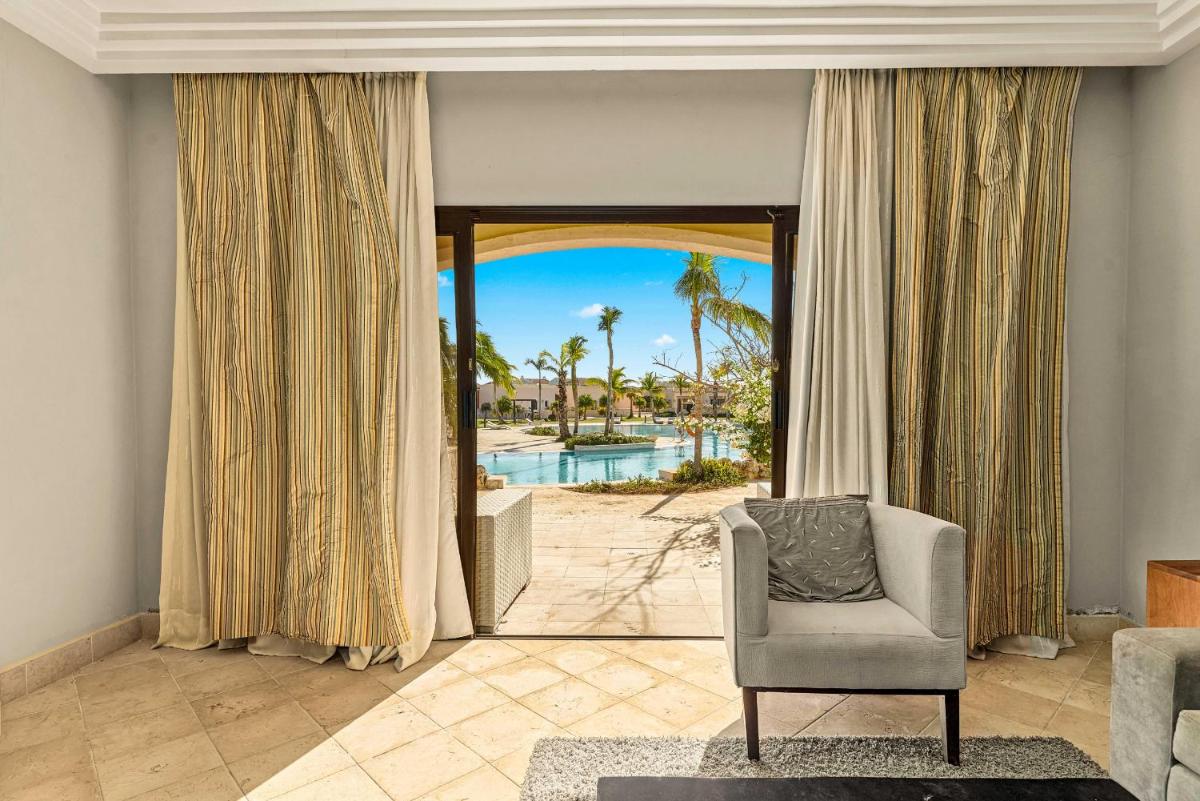 Beautiful apartment with pool view view 3