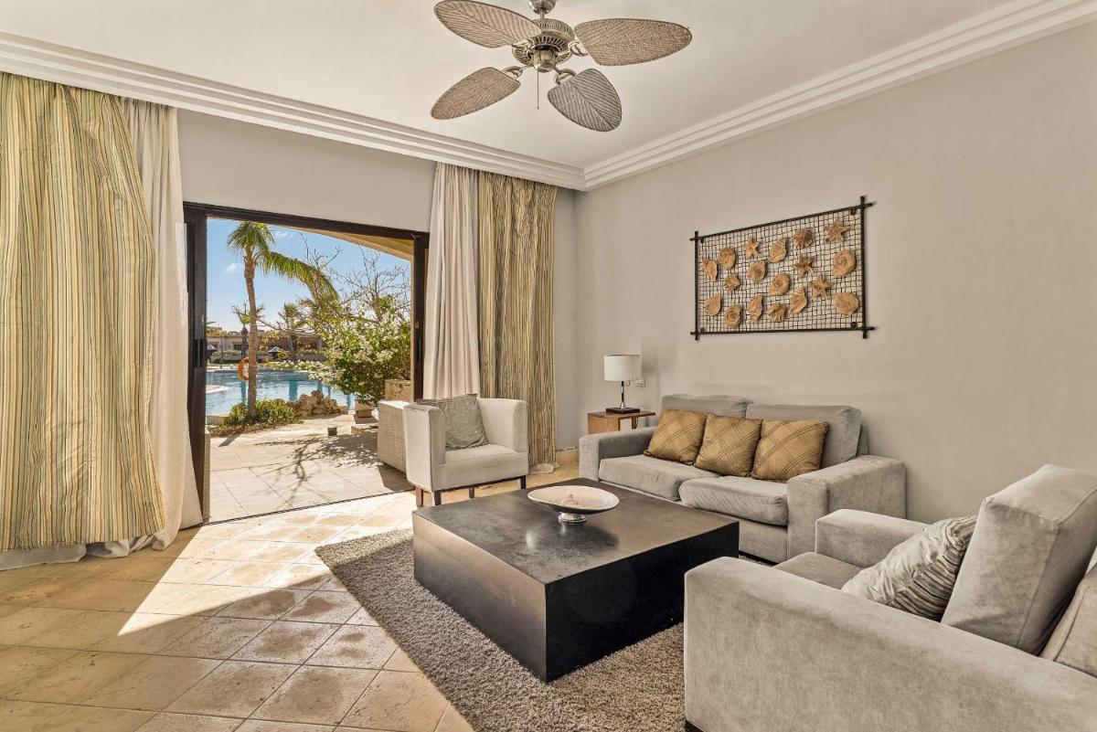 Beautiful apartment with pool view view 5