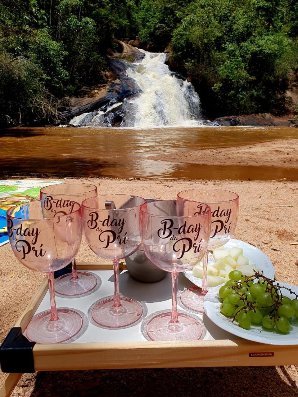 CASA DE CAMPO Banheira, Lareira e Cachoeira