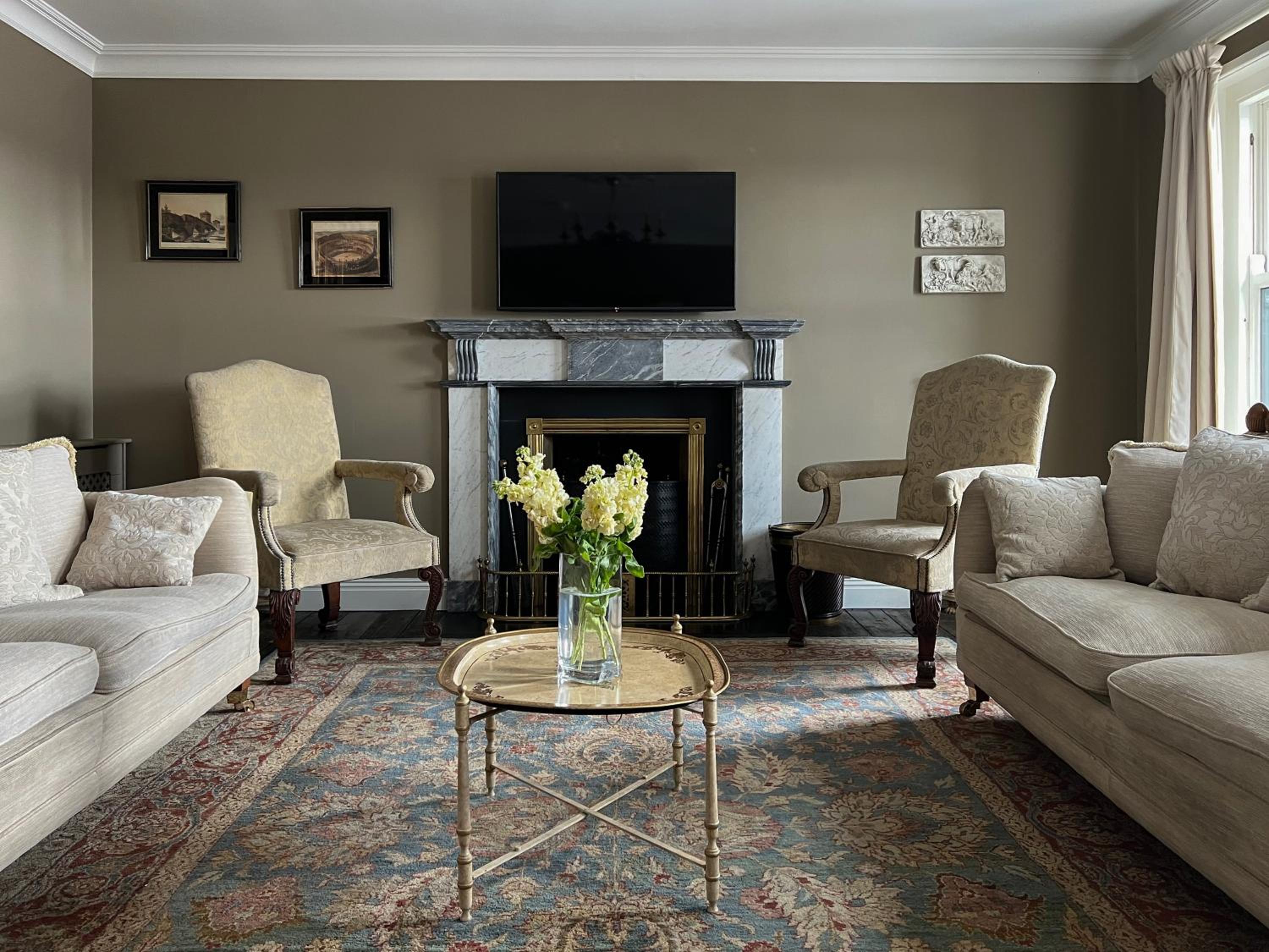 Luxurious Converted Old Victorian Bank Building view 3