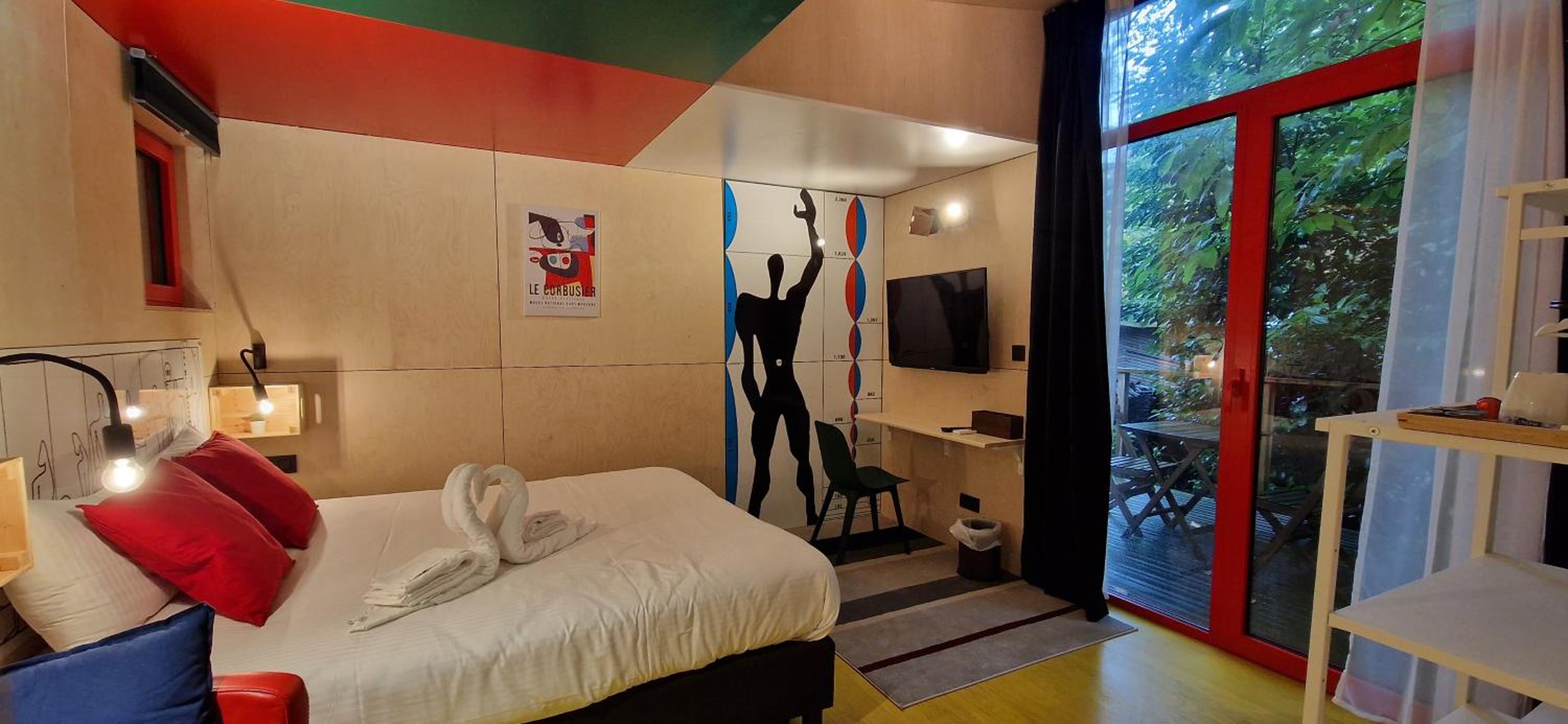 Utopia Village - Art & Nature Lodges