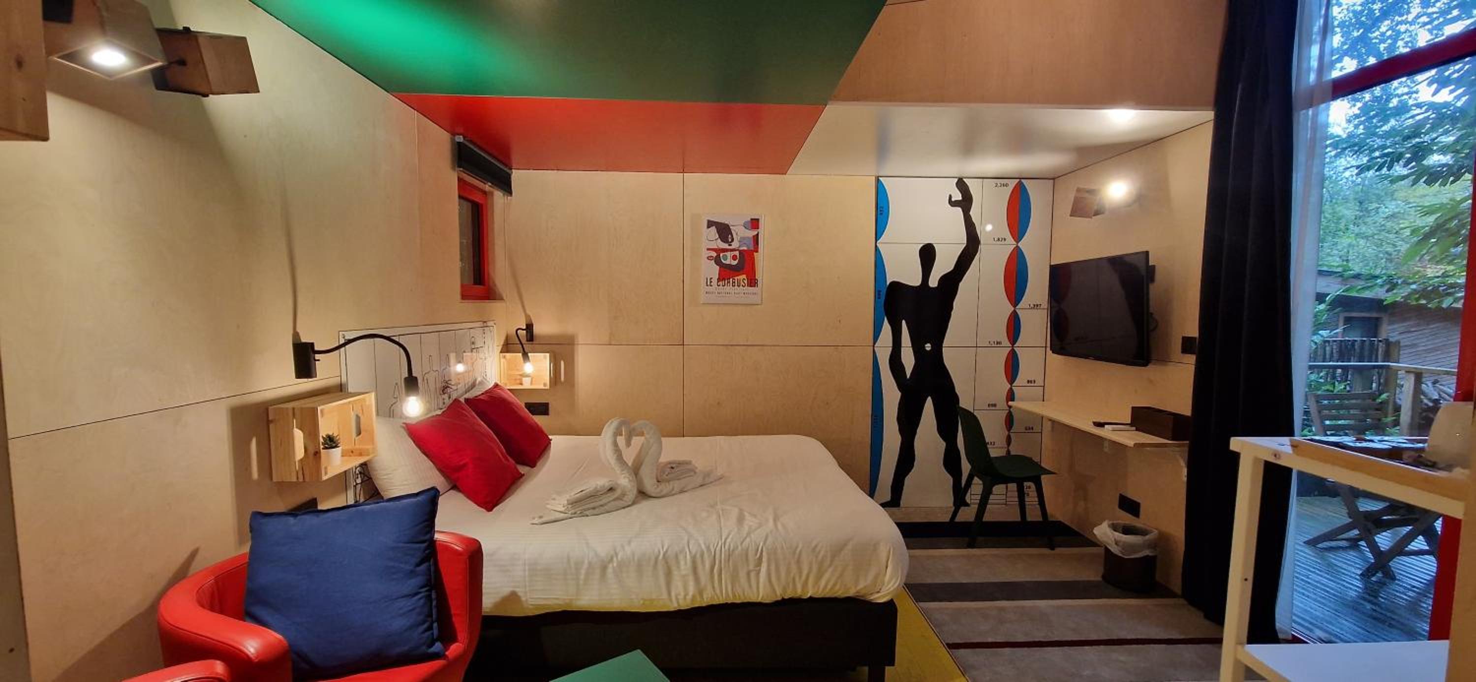 Utopia Village - Art & Nature Lodges