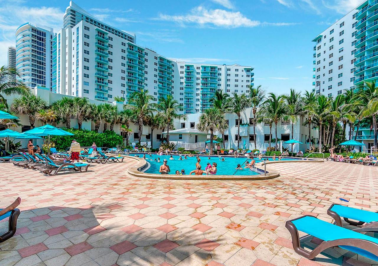 Modern Beach Apartment by Miami Te Espera - Hollywood Beach 6T view 5