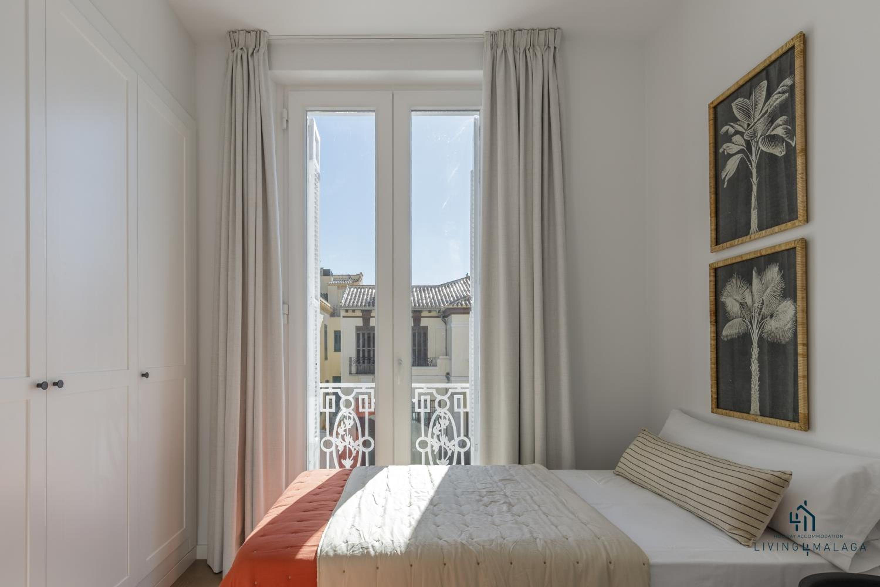 Bright Classic House Near La Malagueta REMS