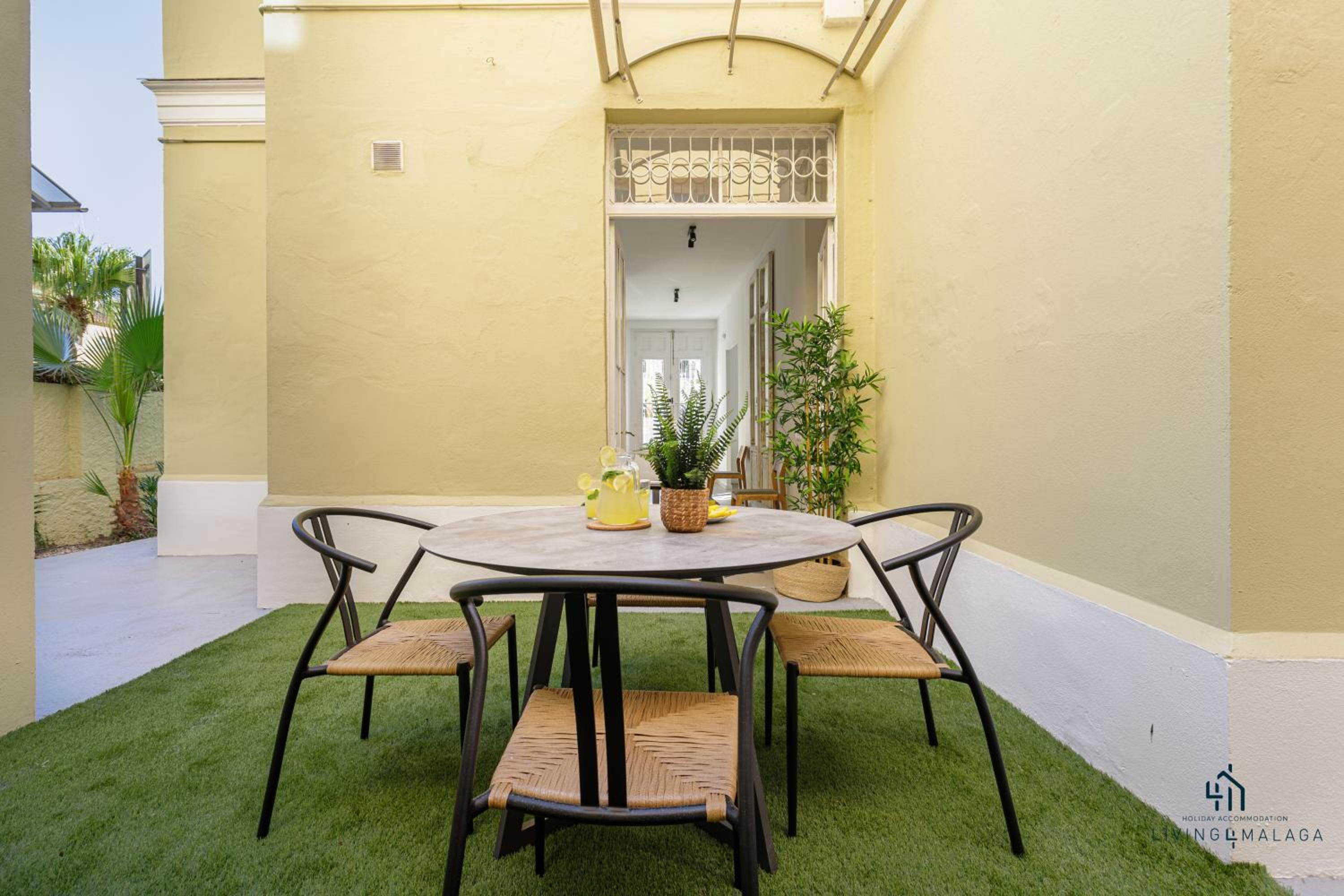 Bright Classic House Near La Malagueta REMS