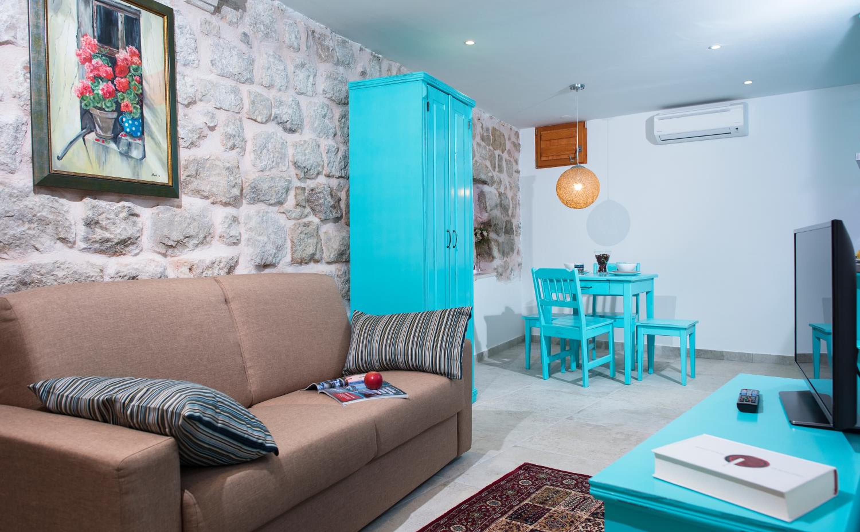 Imperia - Chic! place with balcony, self check in 0-24h & free luggage storage