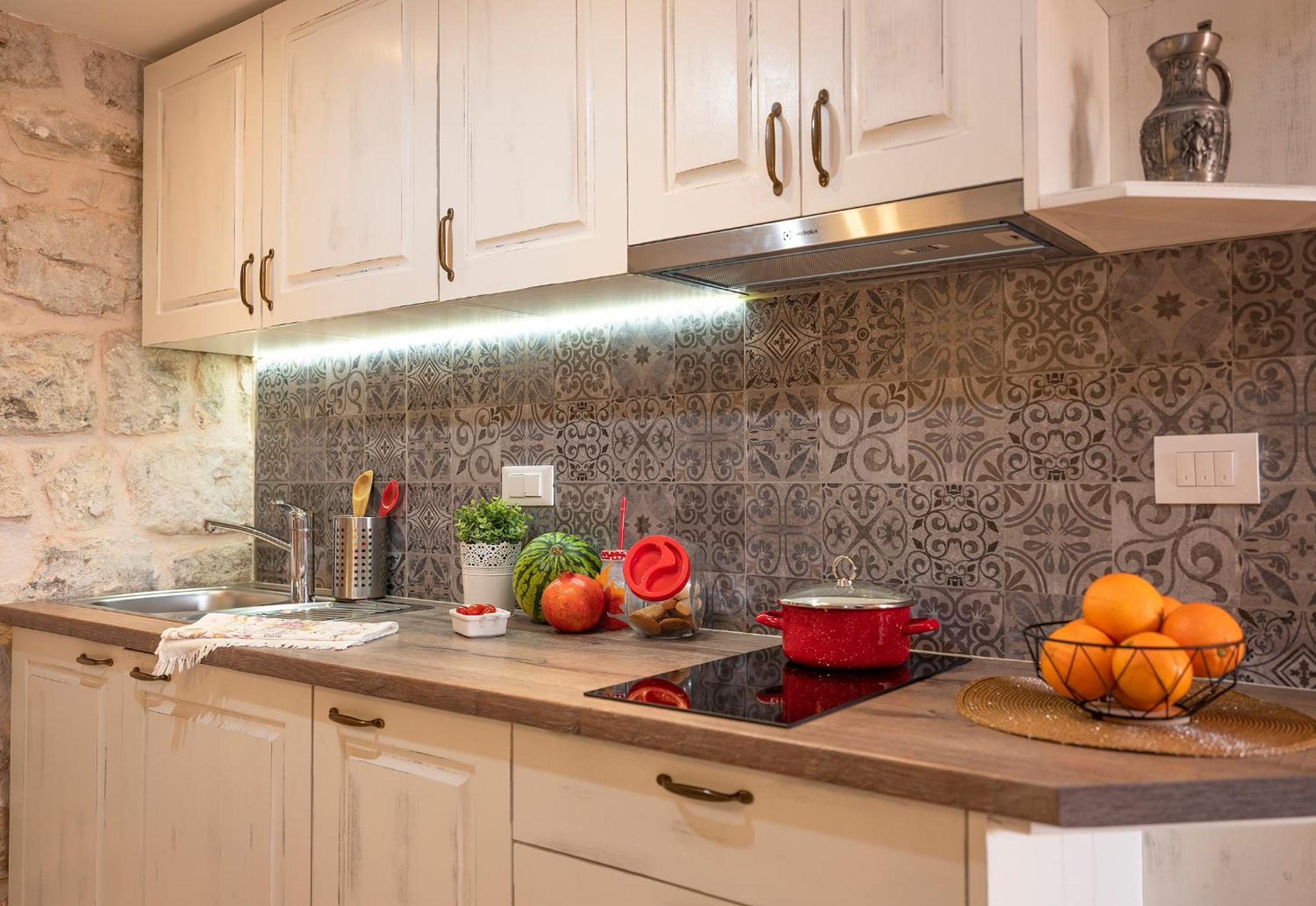 Imperia - Chic! place with balcony, self check in 0-24h & free luggage storage