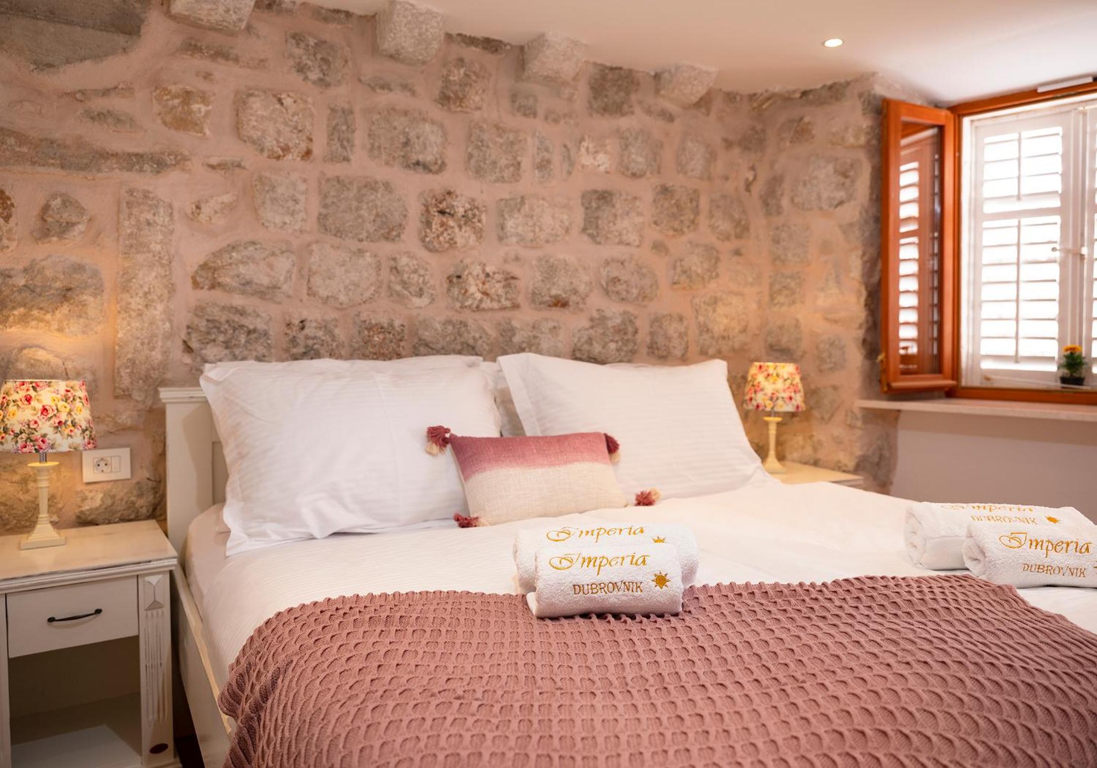 Imperia - Chic! place with balcony, self check in 0-24h & free luggage storage