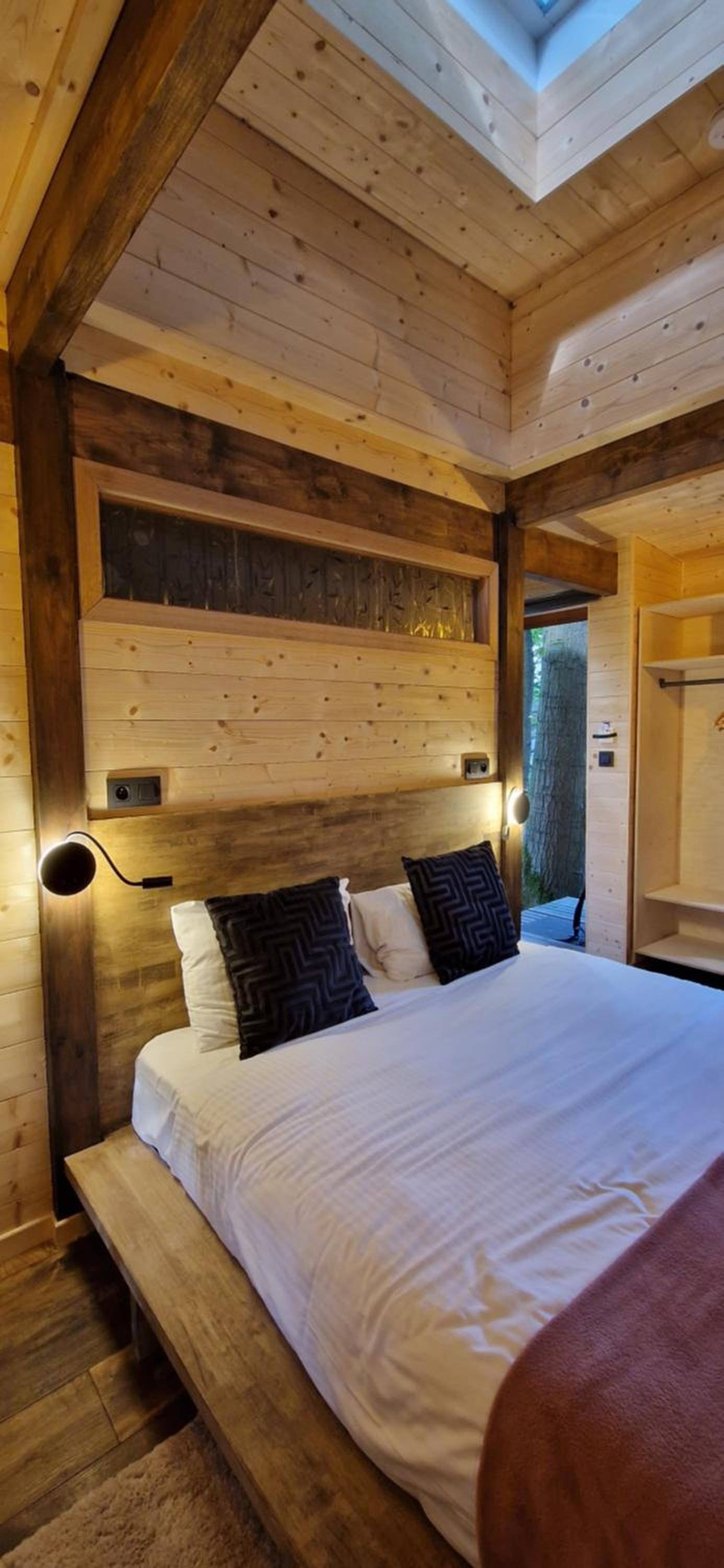 Utopia Village - Art & Nature Lodges