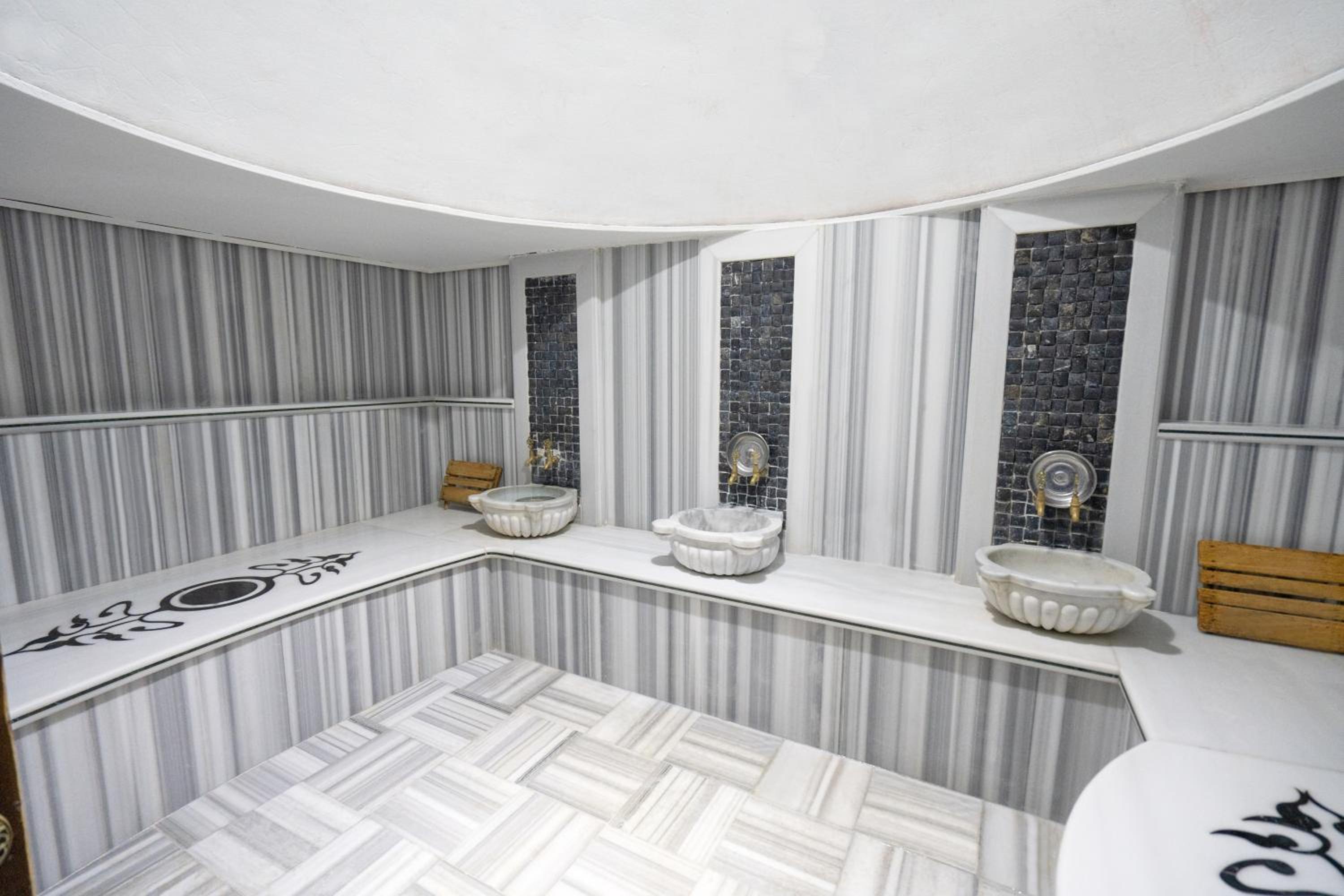 The Green Park Taksim - Image 17