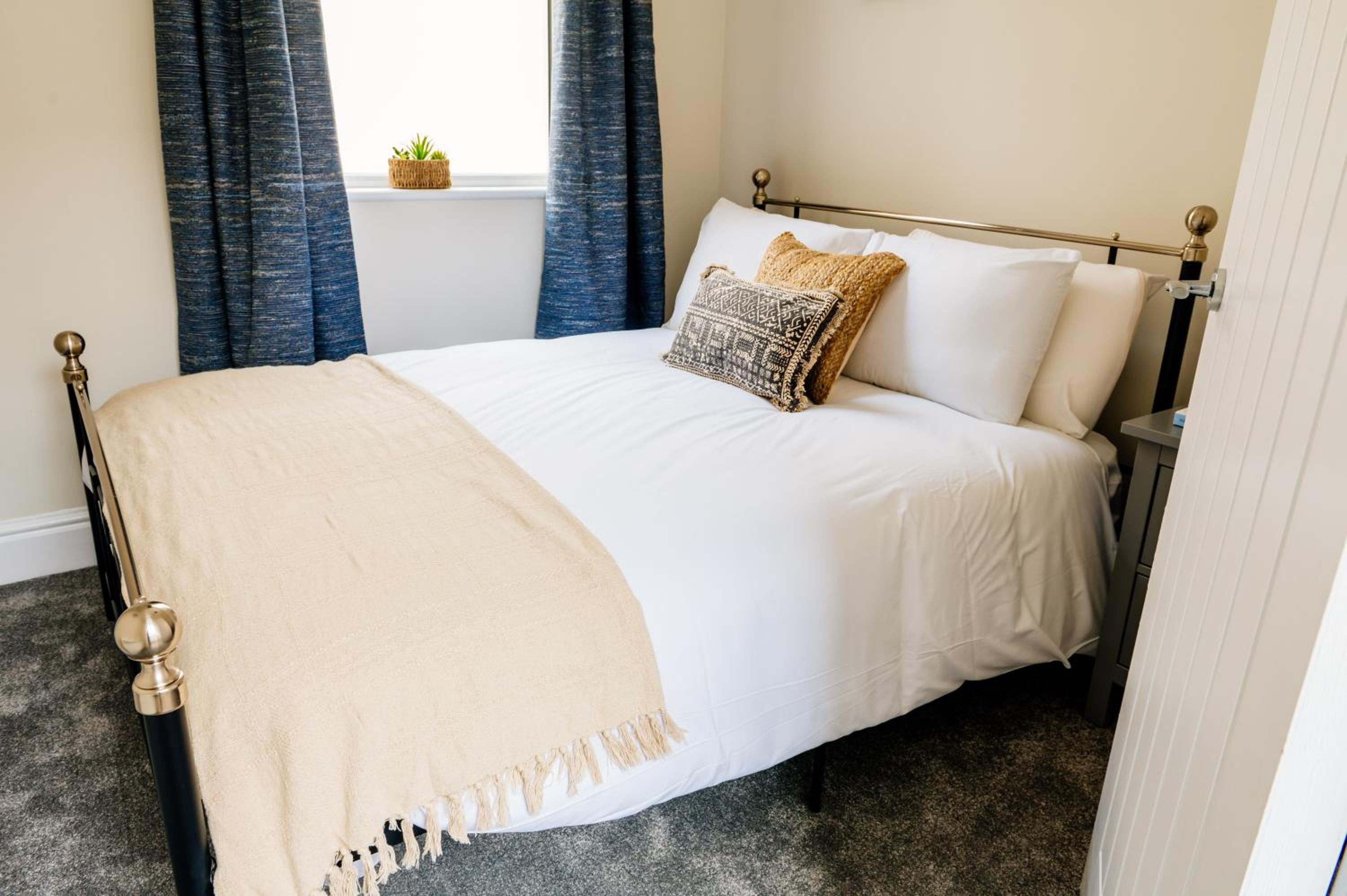 35a Howard Gardens - Cardiff City Centre view 2