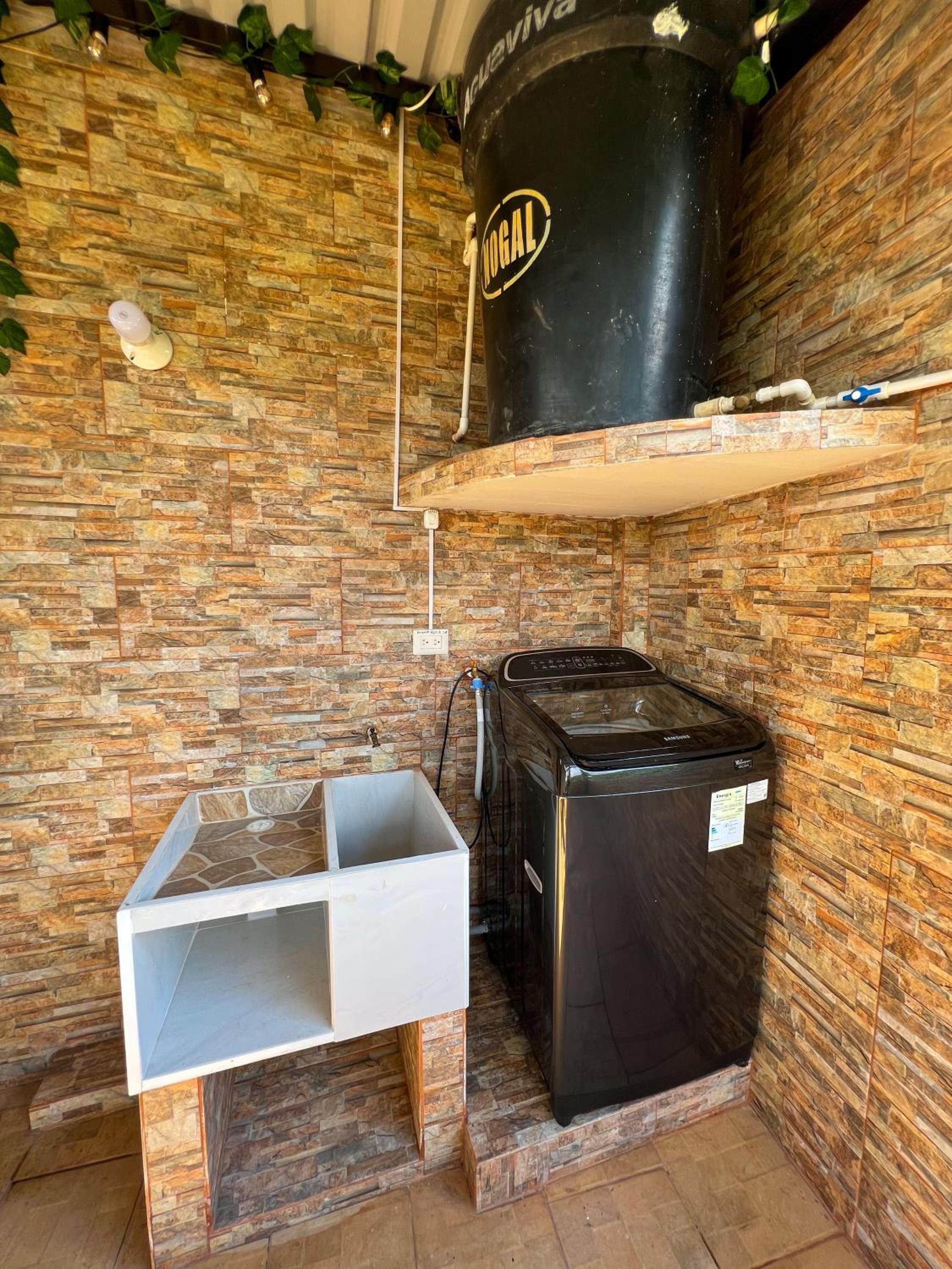 Casa rústica con terraza, en el corazón del pueblo