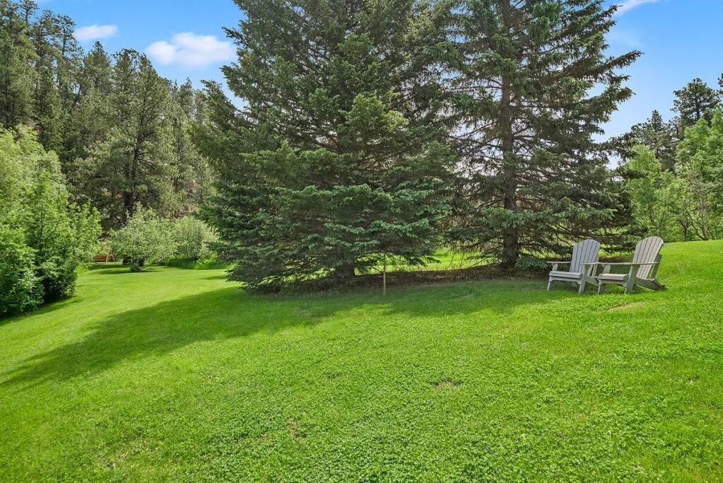 Secluded Stay in a Wonderful Creekside Getaway view 5