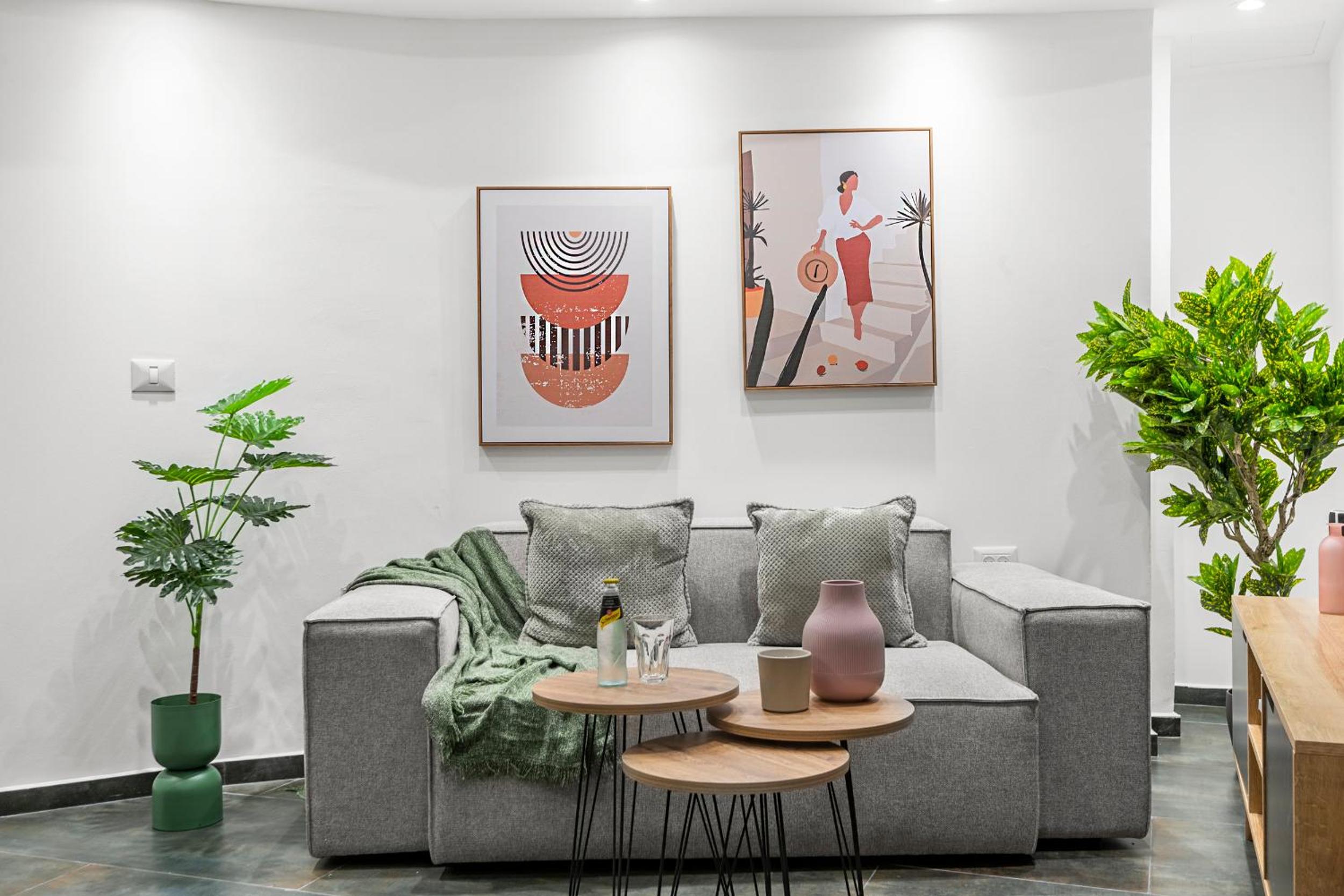 Cozy New Space w Bomb Shelter steps from beach M7 view 2