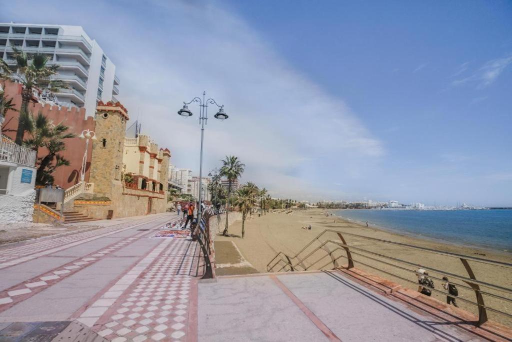 Benalmadena Beach Apartamento con Vistas al mar y Parking Privado Incluido