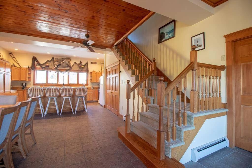 Phenomenal Home on Coast of Maine view 4
