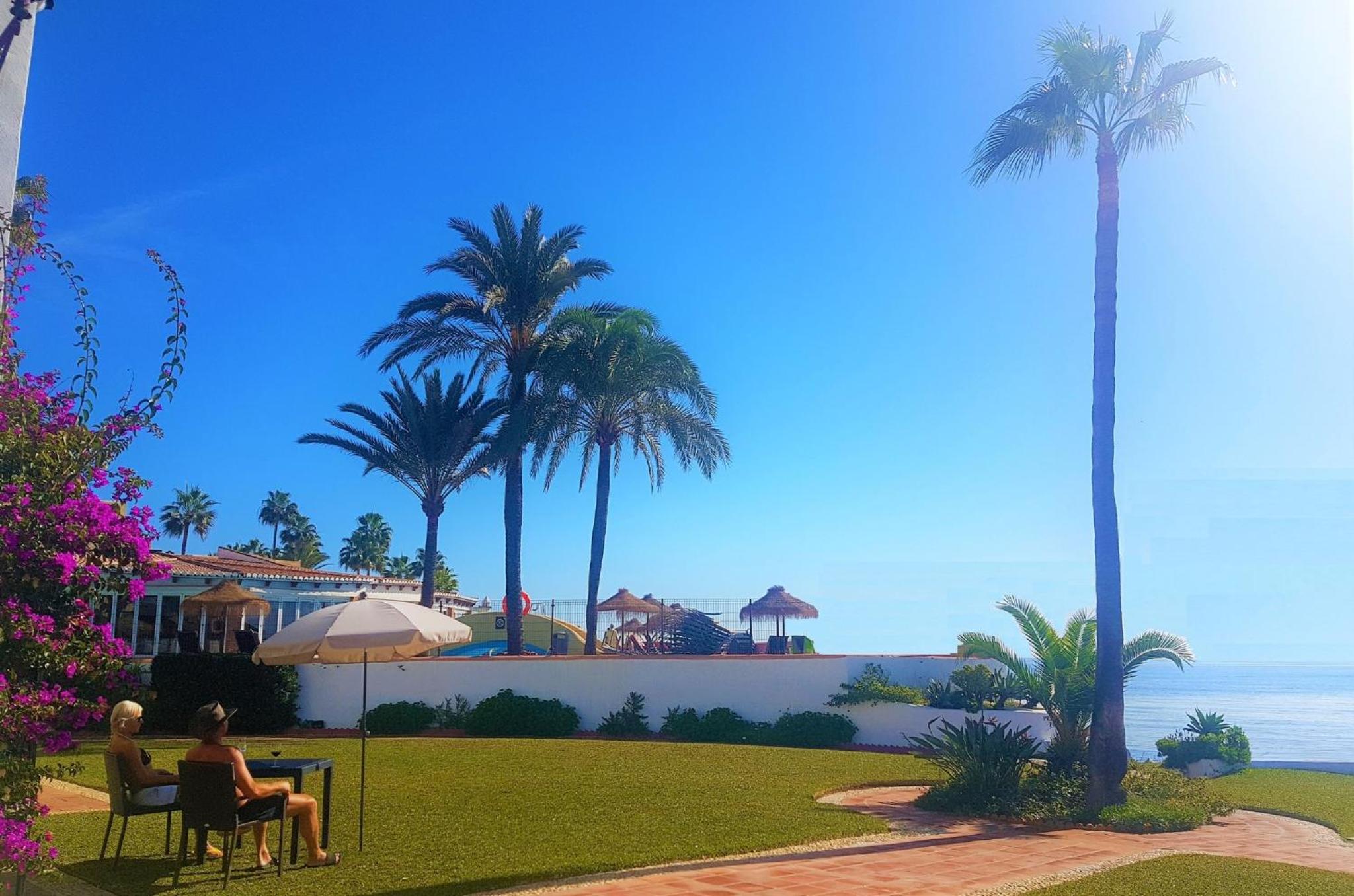 Sea Front Beach House Macarena C photo 5