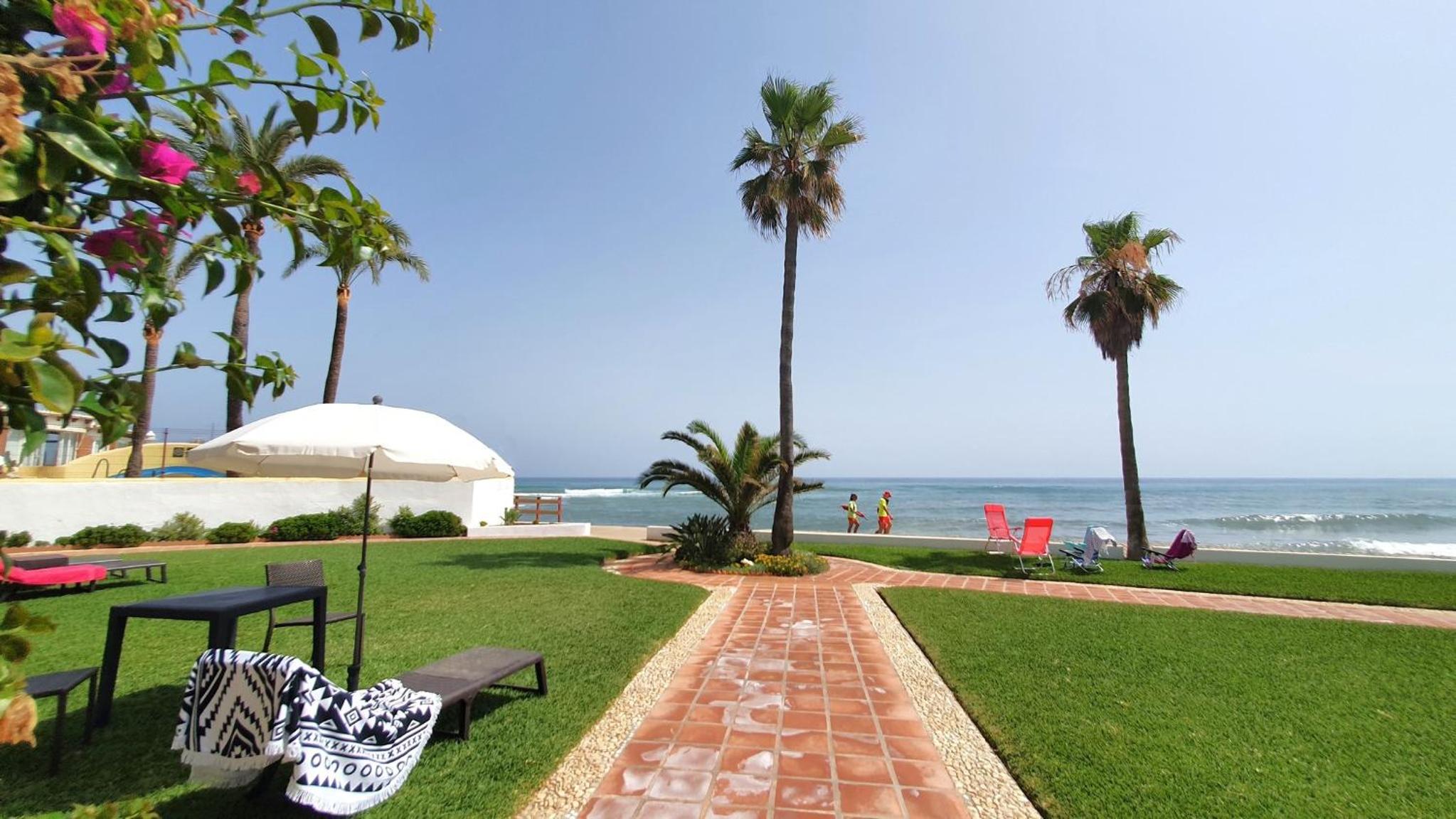 Sea Front Beach House Macarena C photo 3