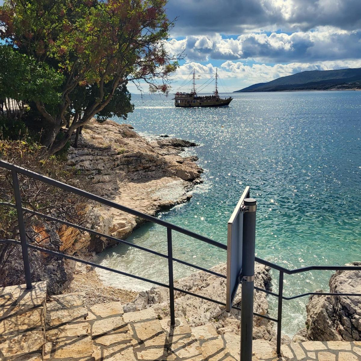 Villa Ruza, brand new holiday home with private pool in Istria, Saturdays check in and out view 4