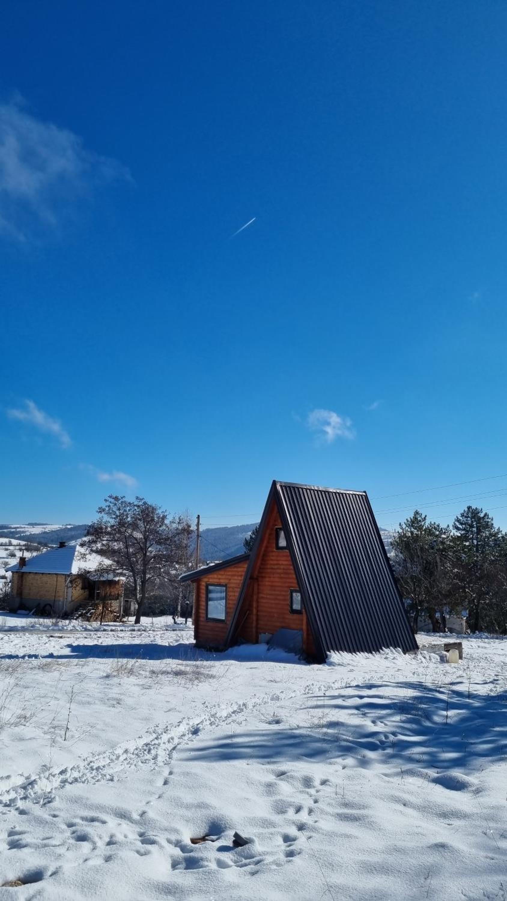 AA Pine vikendica za izdavanje u srcu Zapadne Srbije