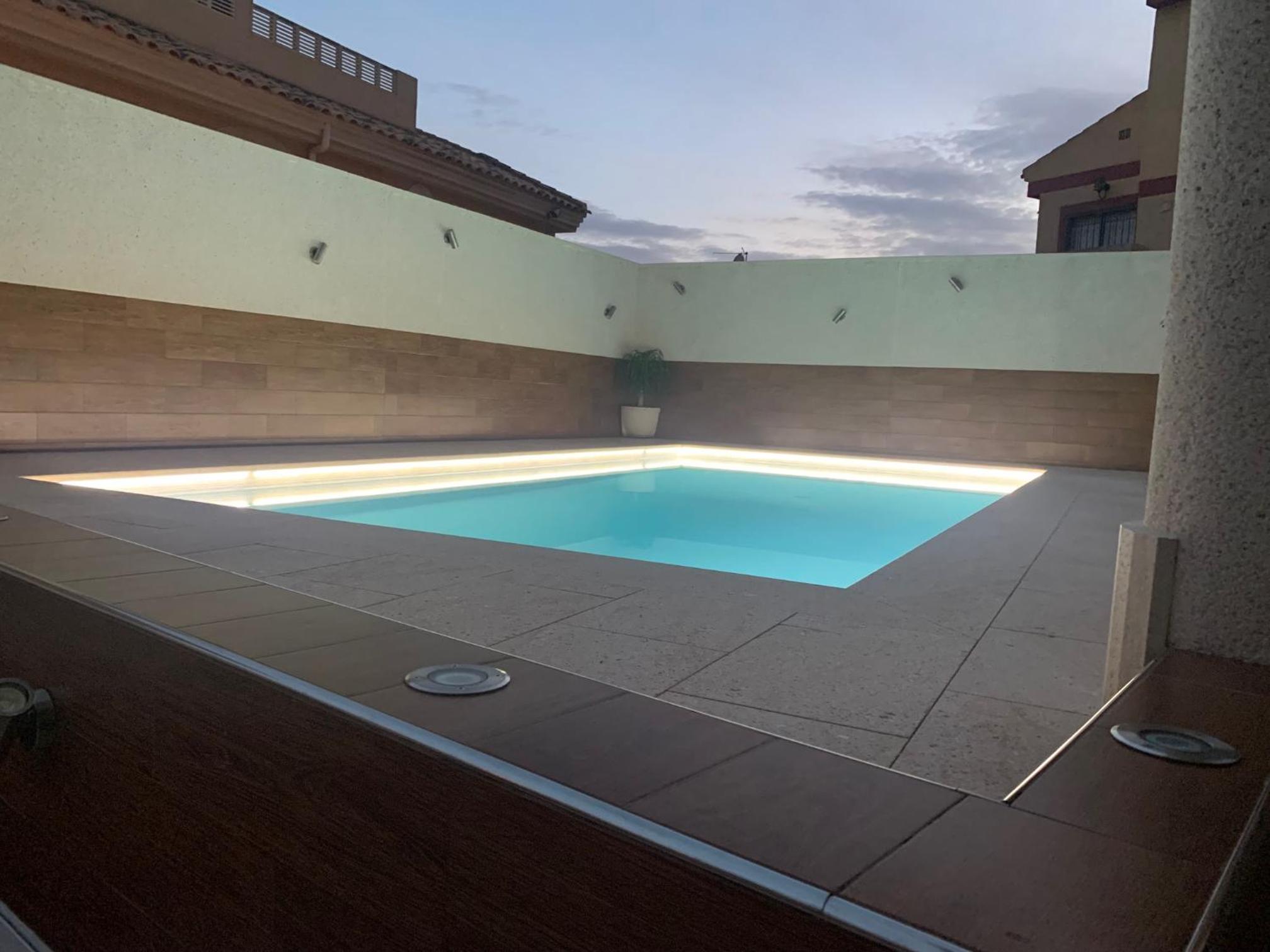 Agradable casa con piscina