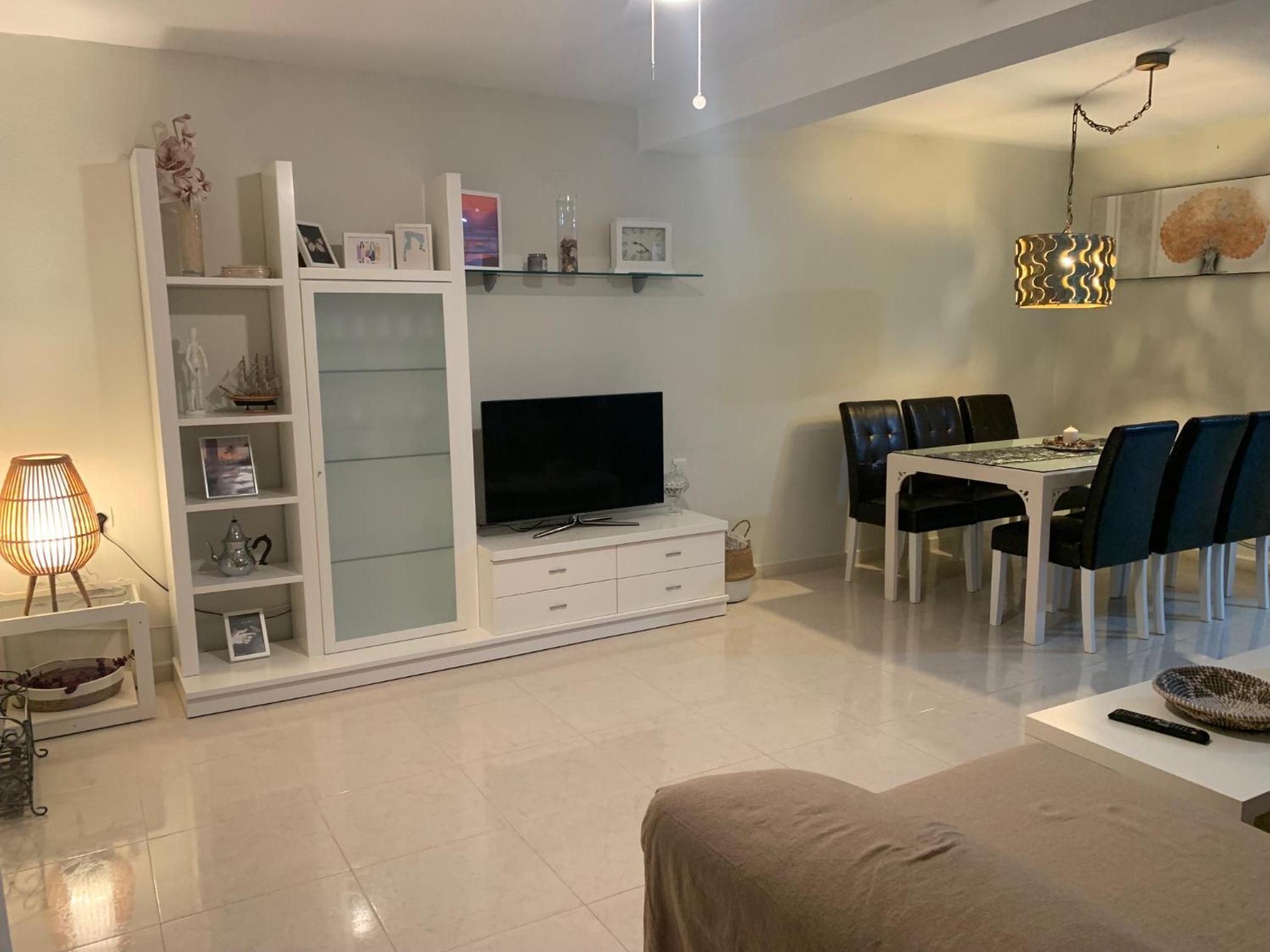 Agradable casa con piscina