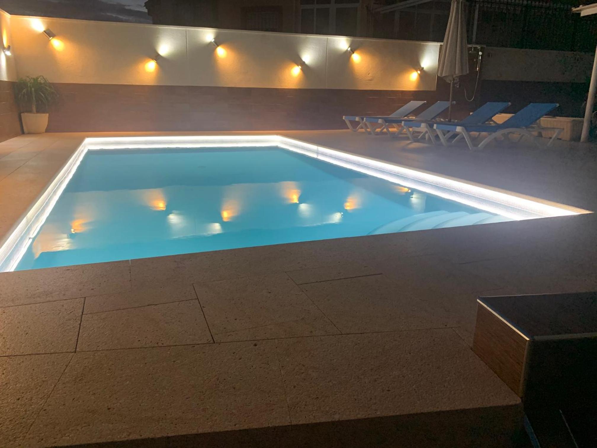 Agradable casa con piscina
