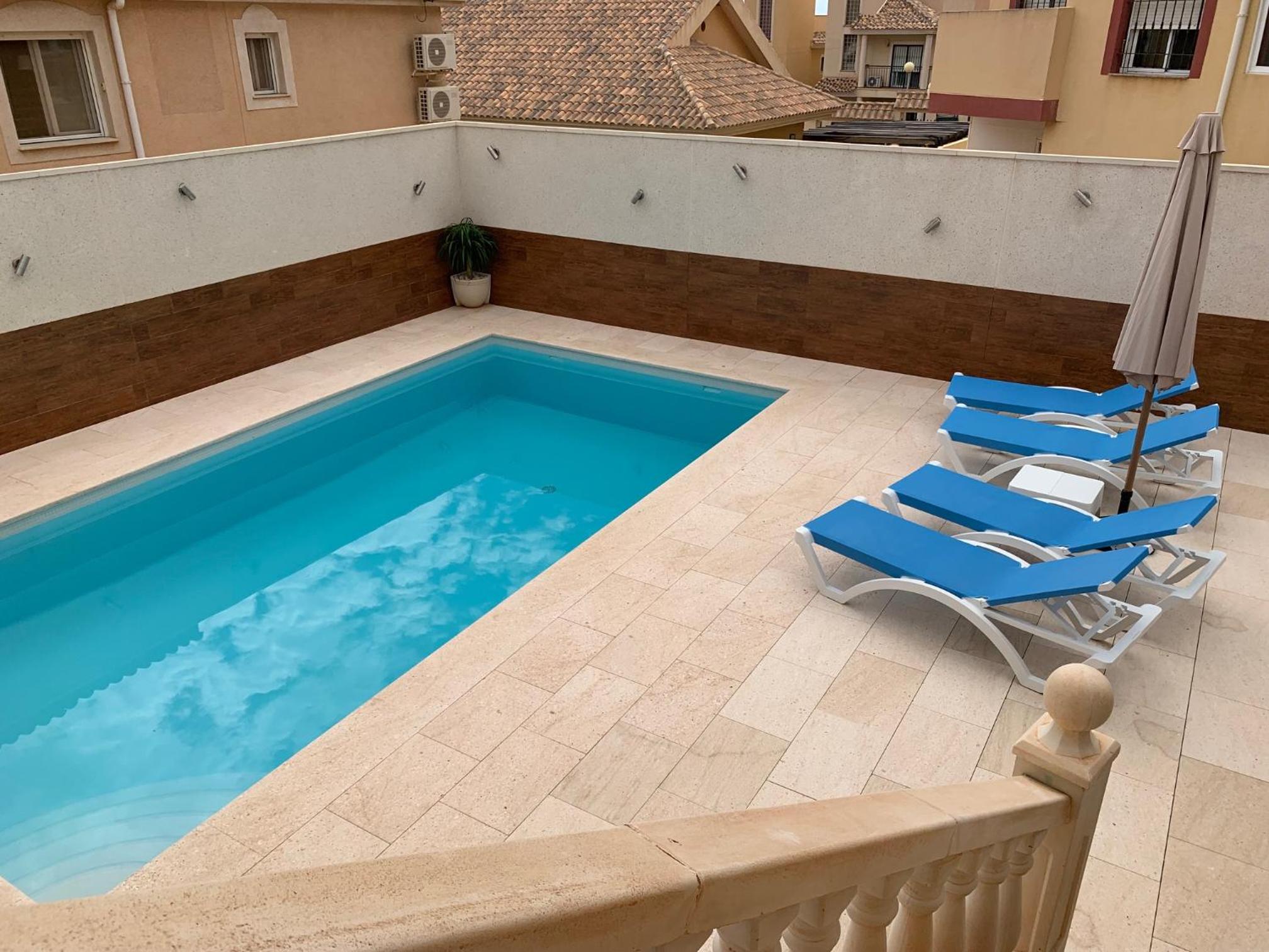Agradable casa con piscina