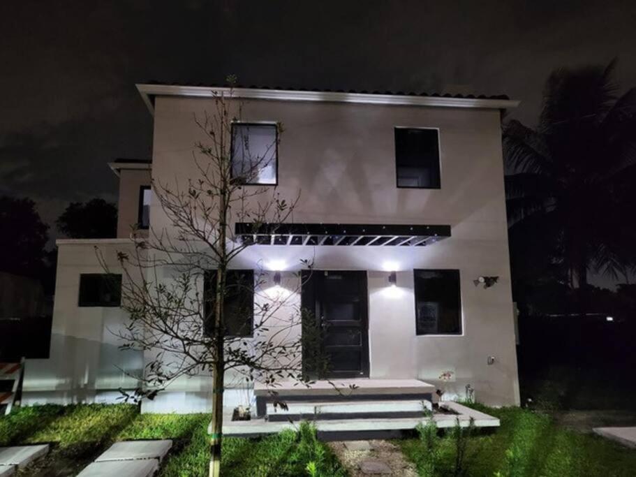 Rockland Villa - Huge in the epicenter of Miami