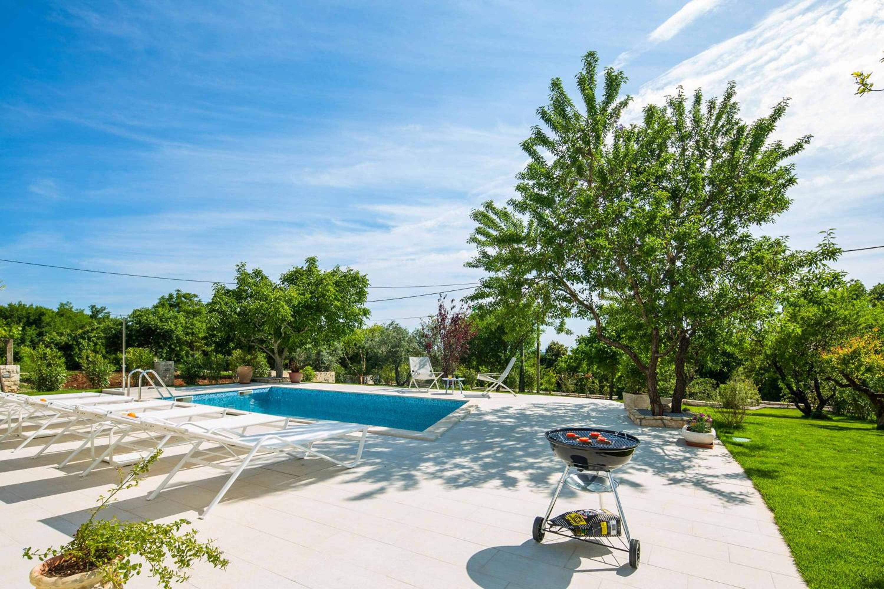 Villa White Pebble I view 3