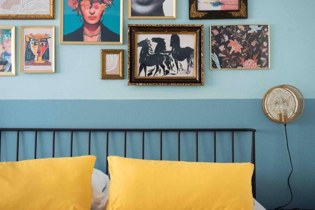 COLOURFUL MODERN FLAT / BALCONY / CHARLES BRIDGE