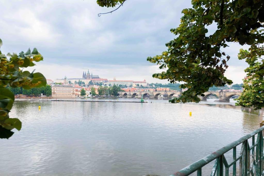 COLOURFUL MODERN FLAT / BALCONY / CHARLES BRIDGE