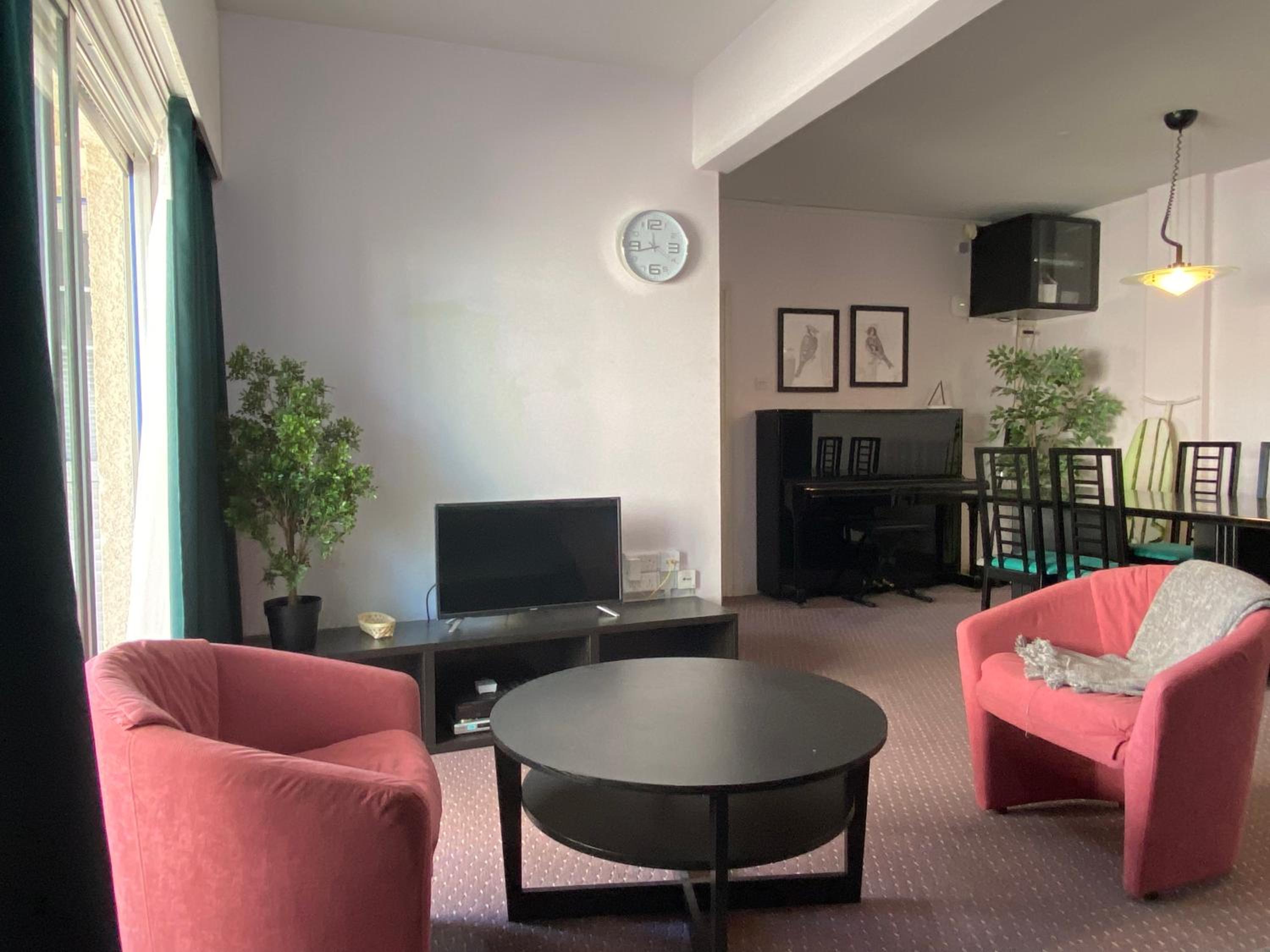 private room in a shared flat at best location view 2