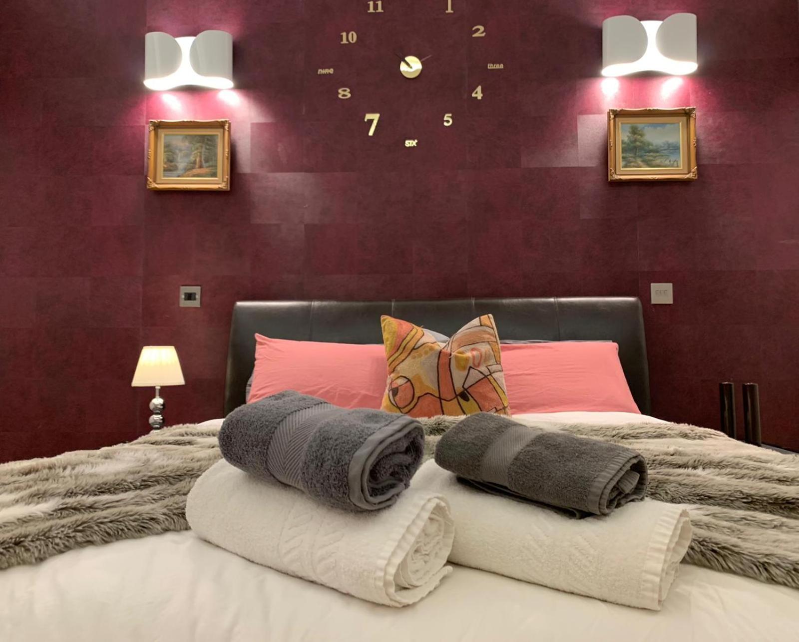Luxury Apartment South Kensington view 5