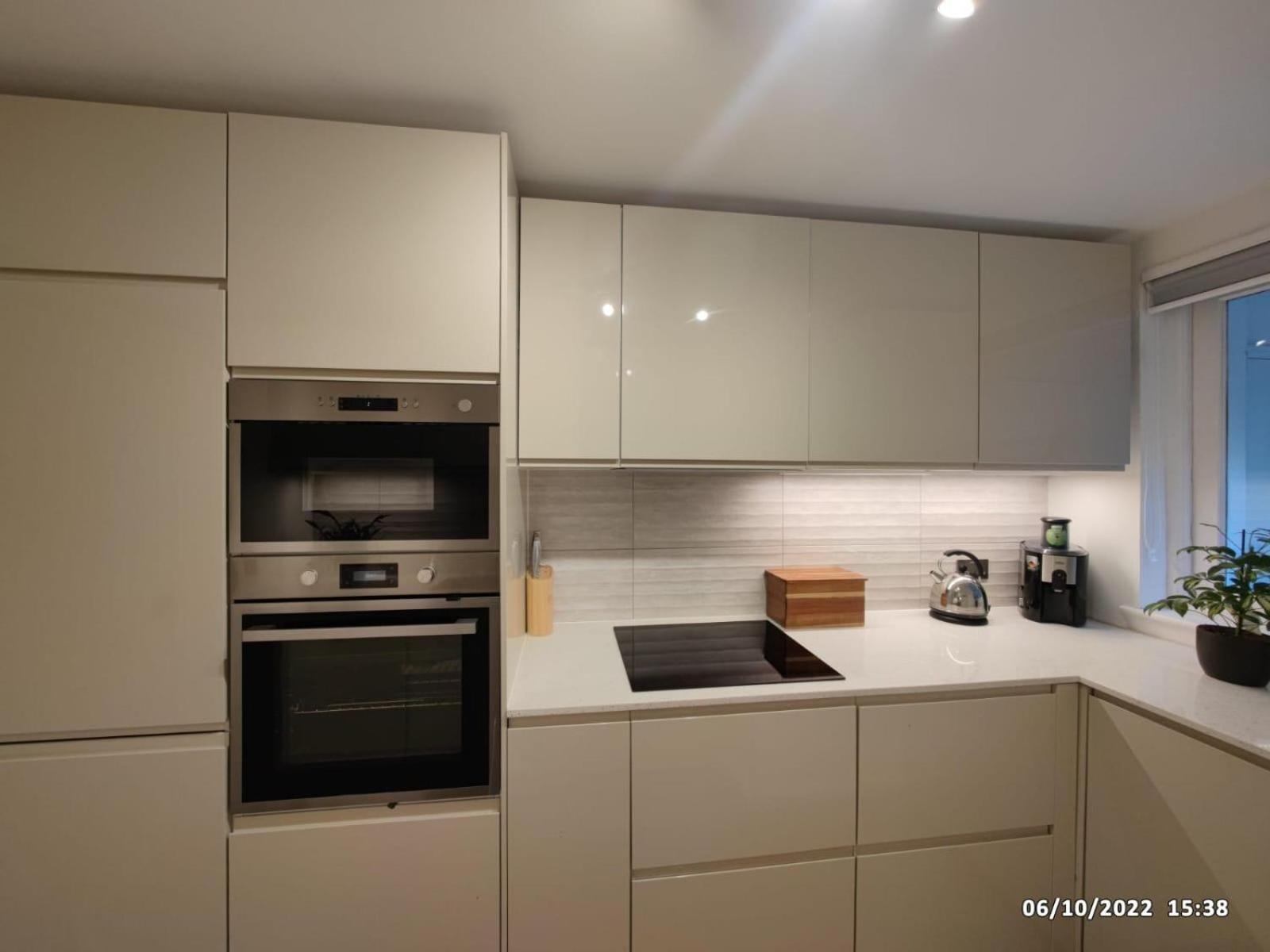 Luxury Apartment South Kensington view 2