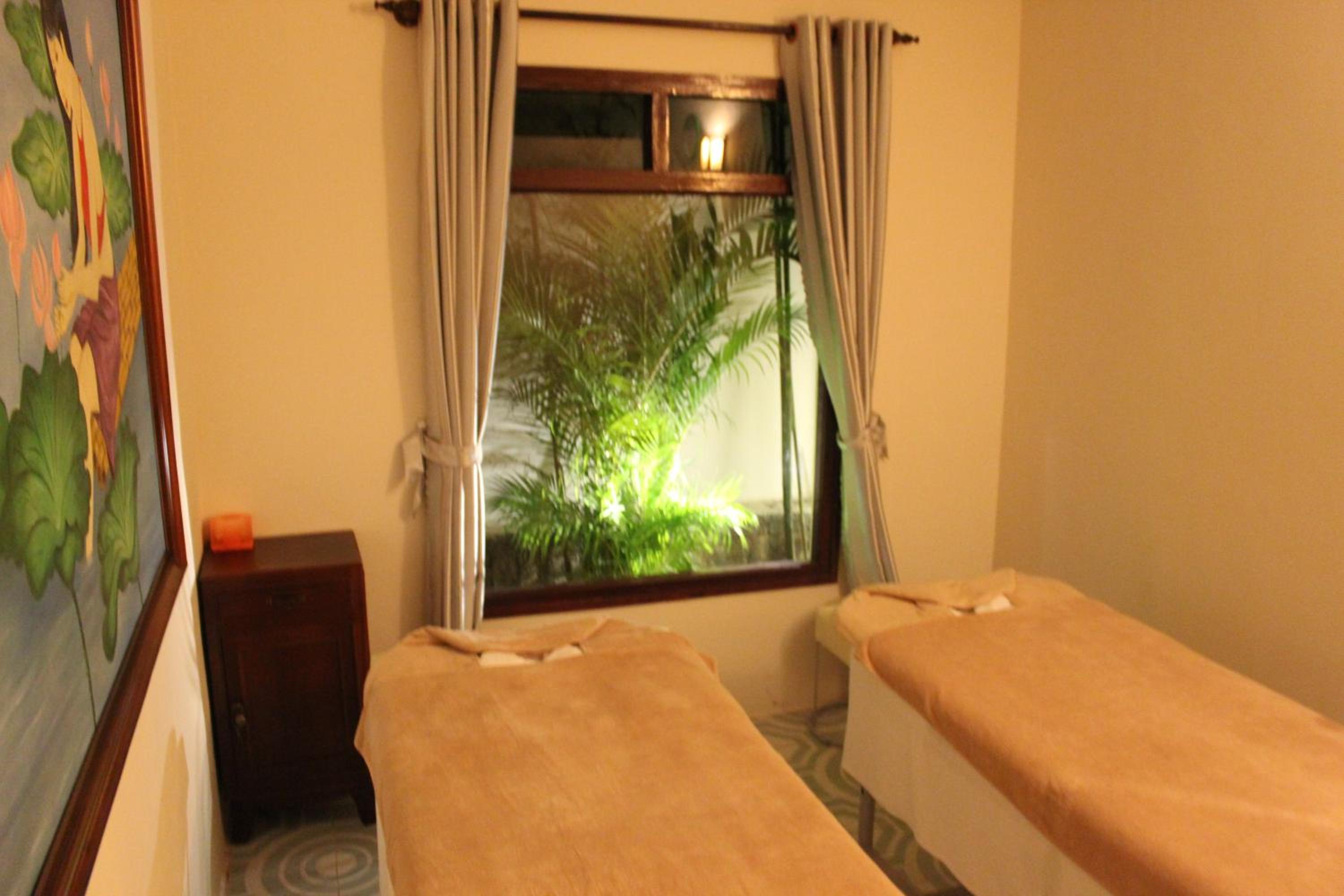 GM Doc Let Beach Resort & Spa