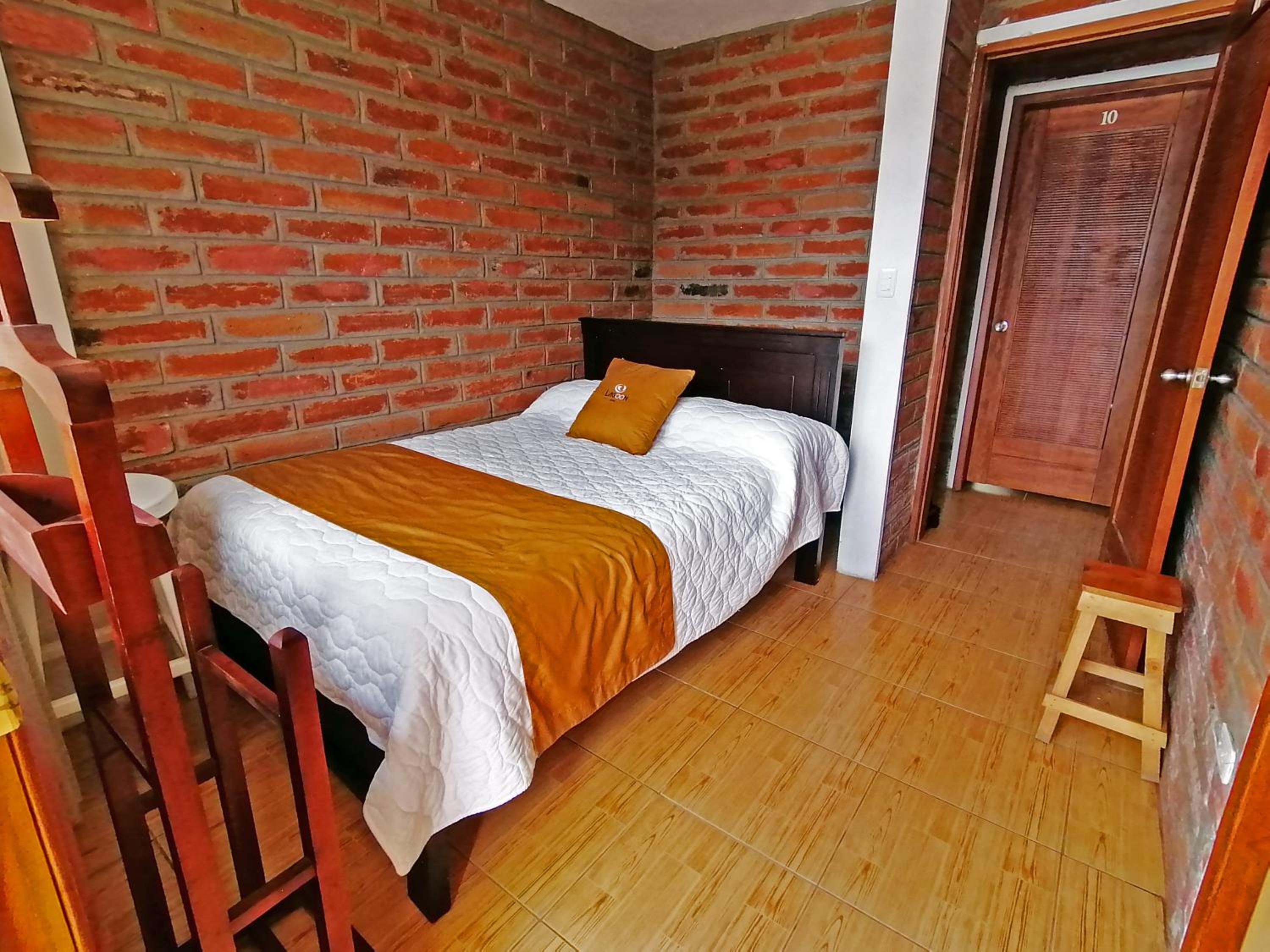 Lagoon Hotel Chugchilan