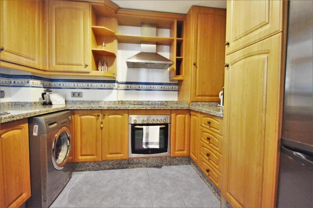Benalmadena Beach Apartamento con Vistas al mar y Parking Privado Incluido