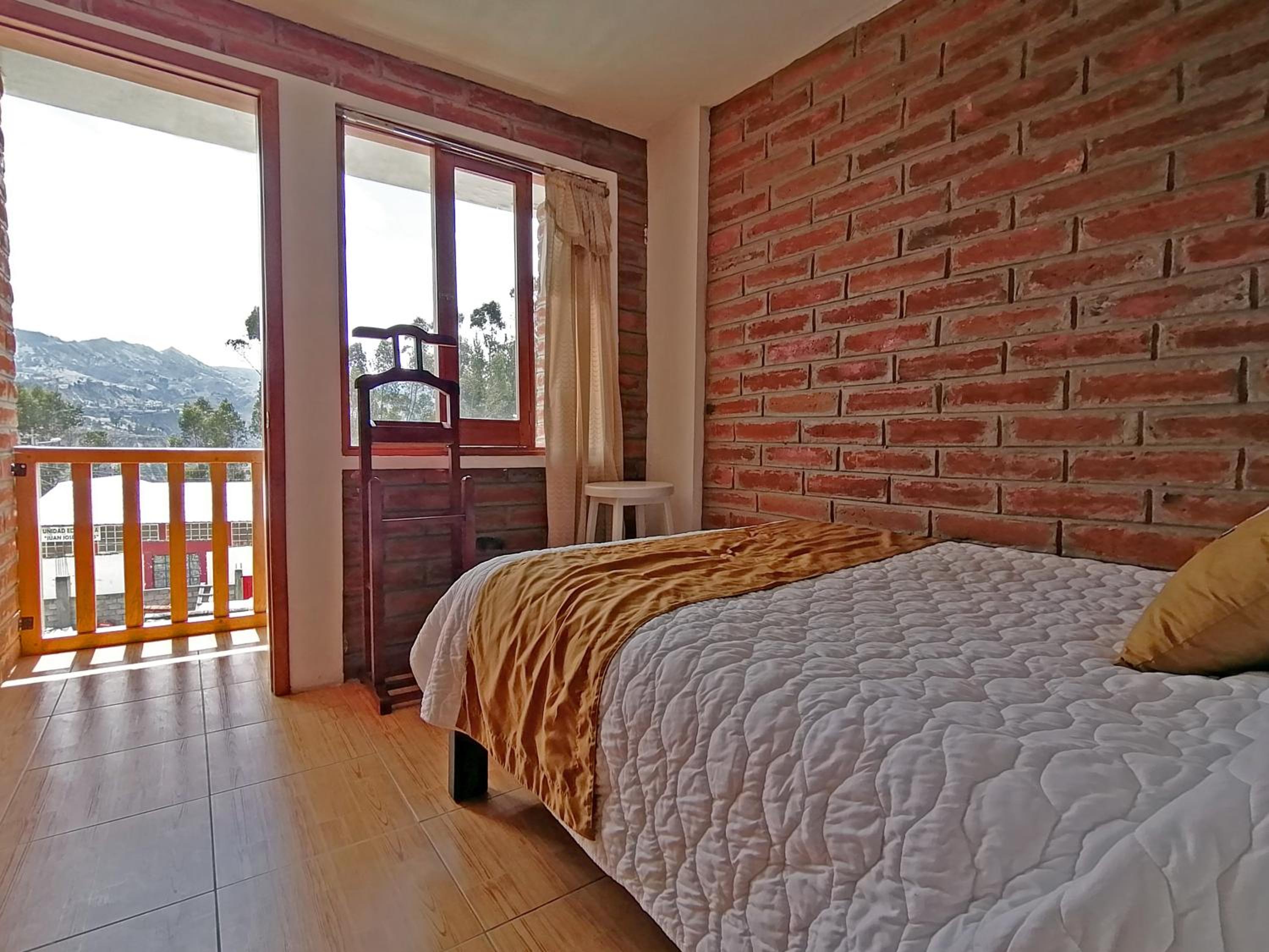 Lagoon Hotel Chugchilan
