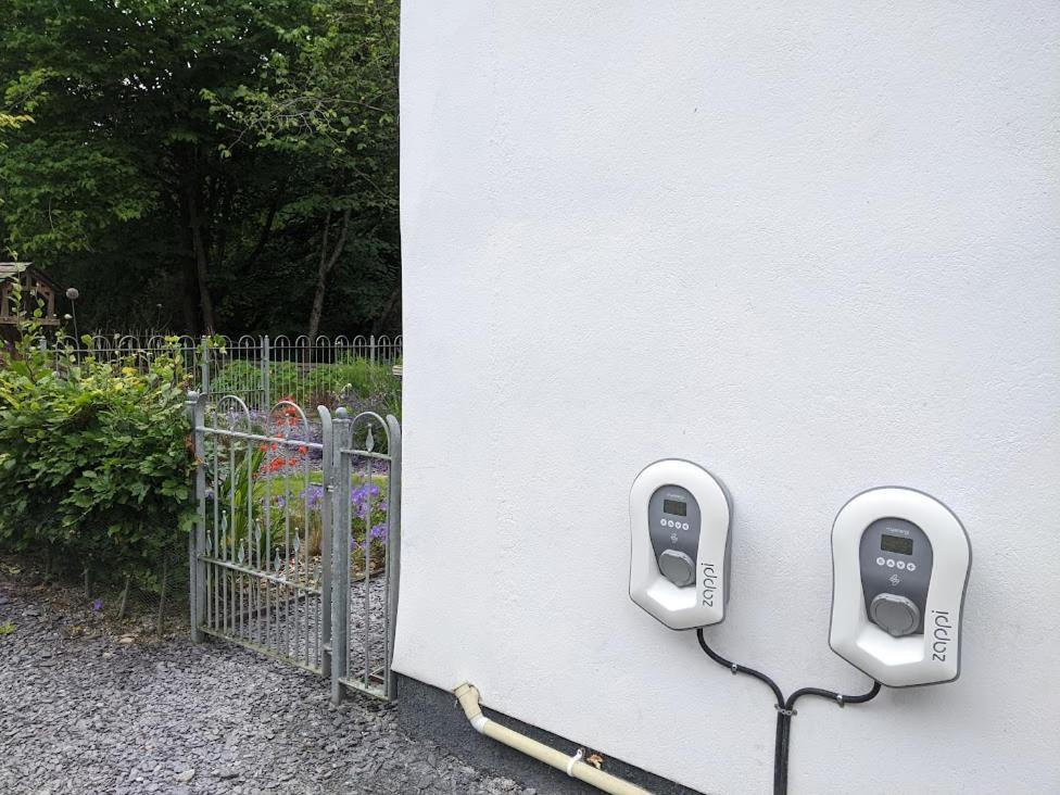 Riverside cottage walking distance into Caernarfon view 5