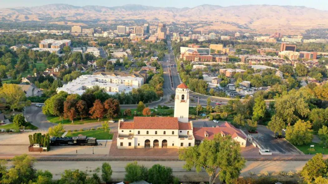 Hotel VogueTown - Image 1