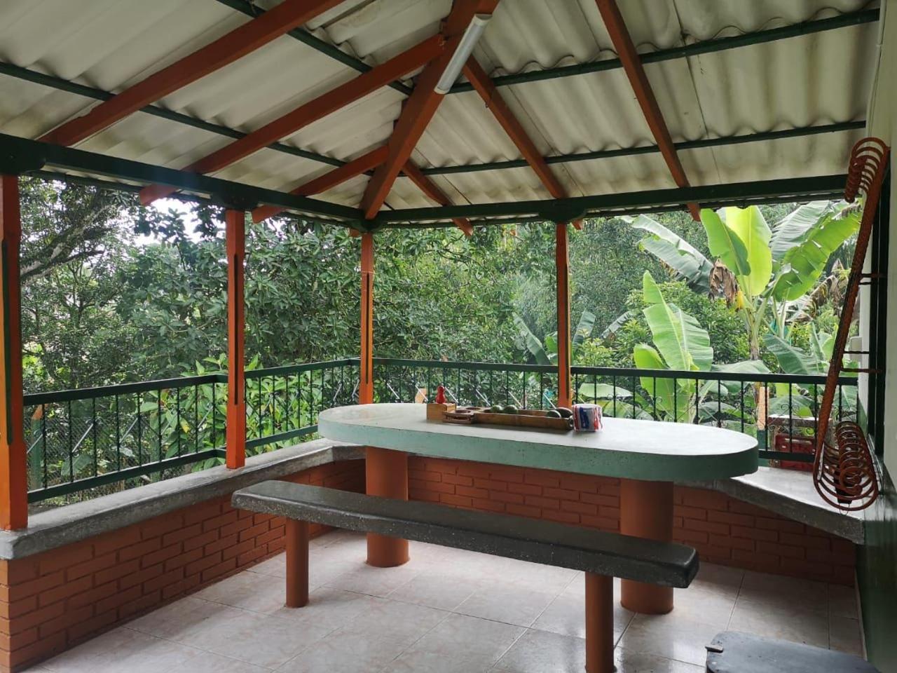 Hermosa habitación para 3 personas a 5 minutos del Parque del Café