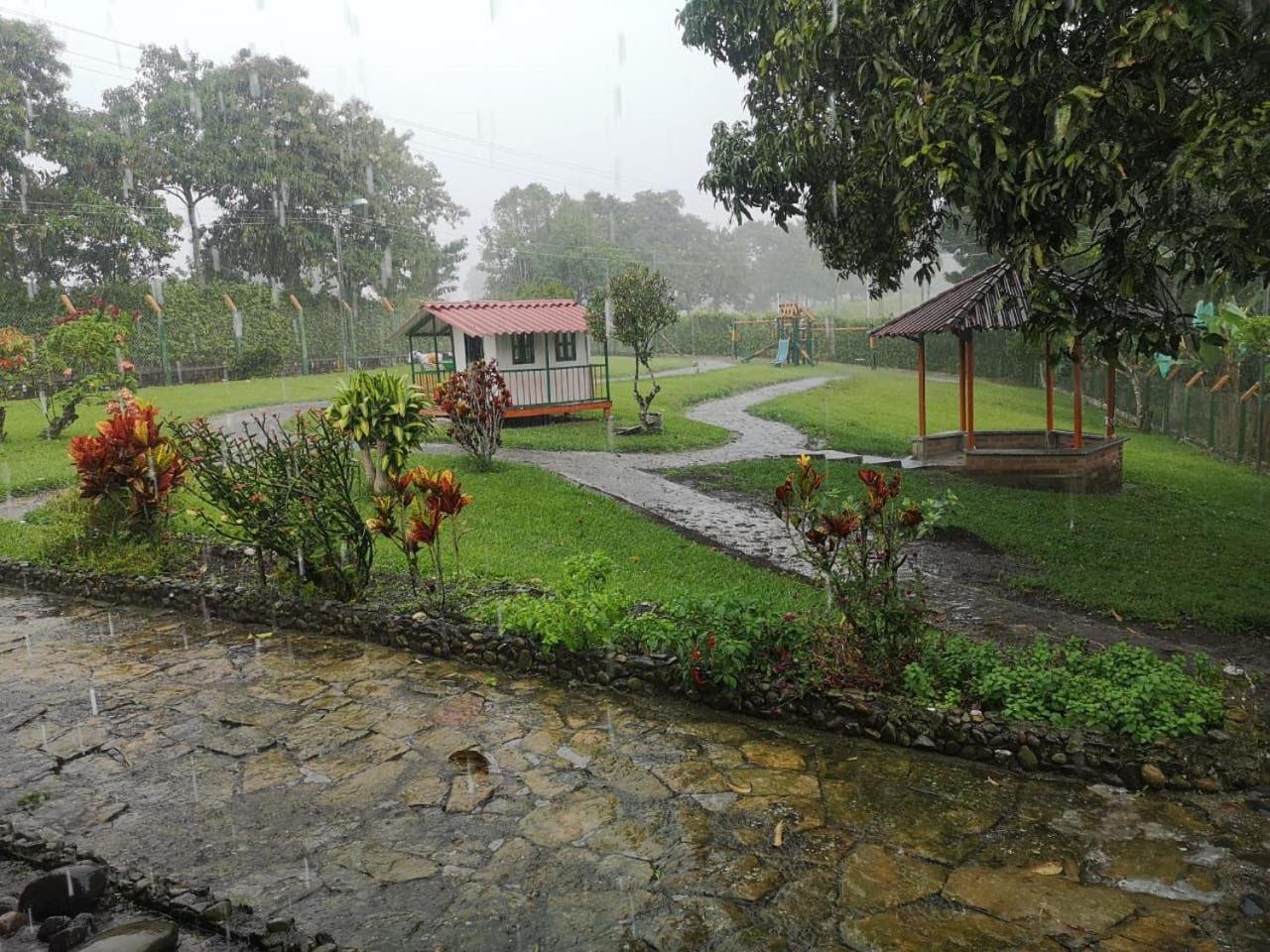 Hermosa habitación para 3 personas a 5 minutos del Parque del Café