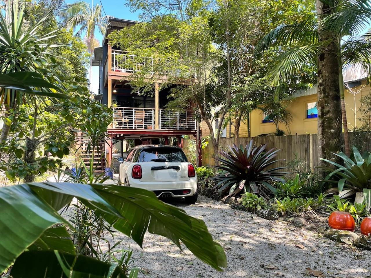 Dreamtime Belongil - house opposite the beach