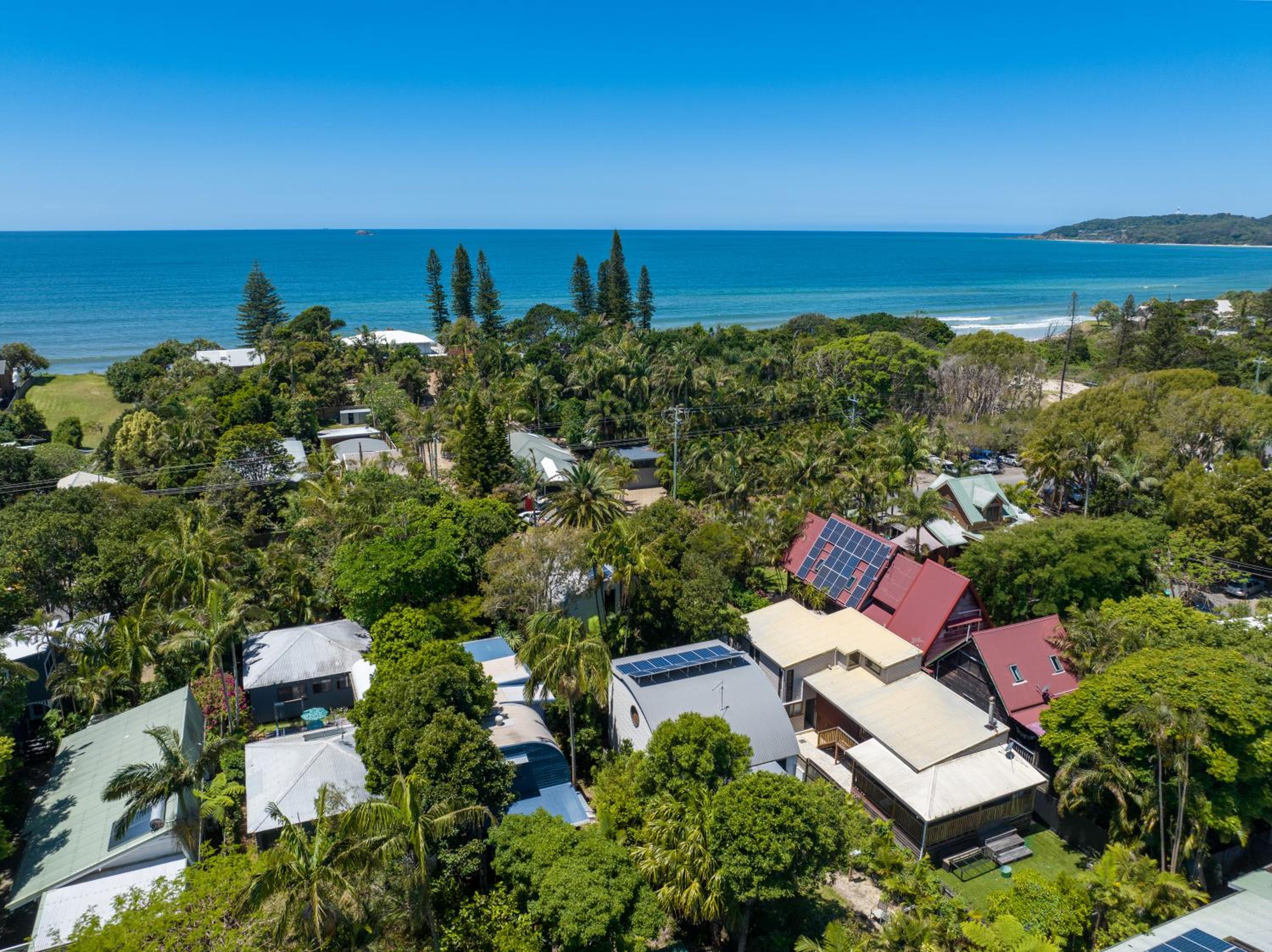 Dreamtime Belongil - house opposite the beach