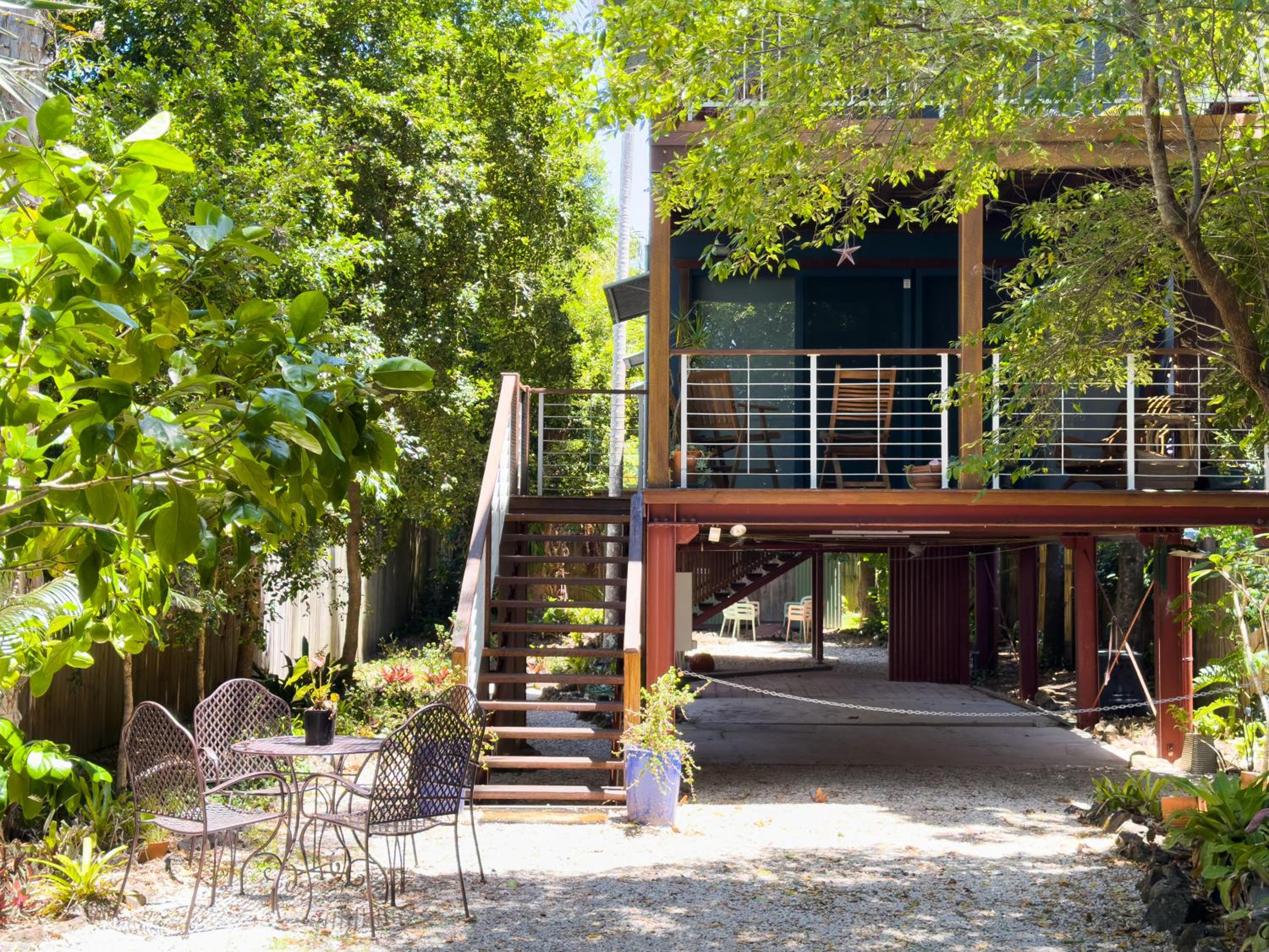Dreamtime Belongil - house opposite the beach