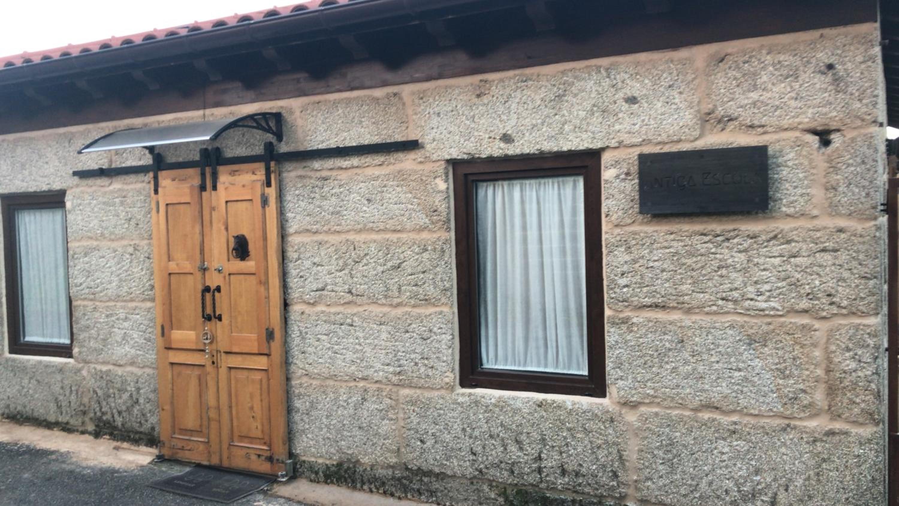 Casa Escuela Trasmiras, Casa dos Mestres
