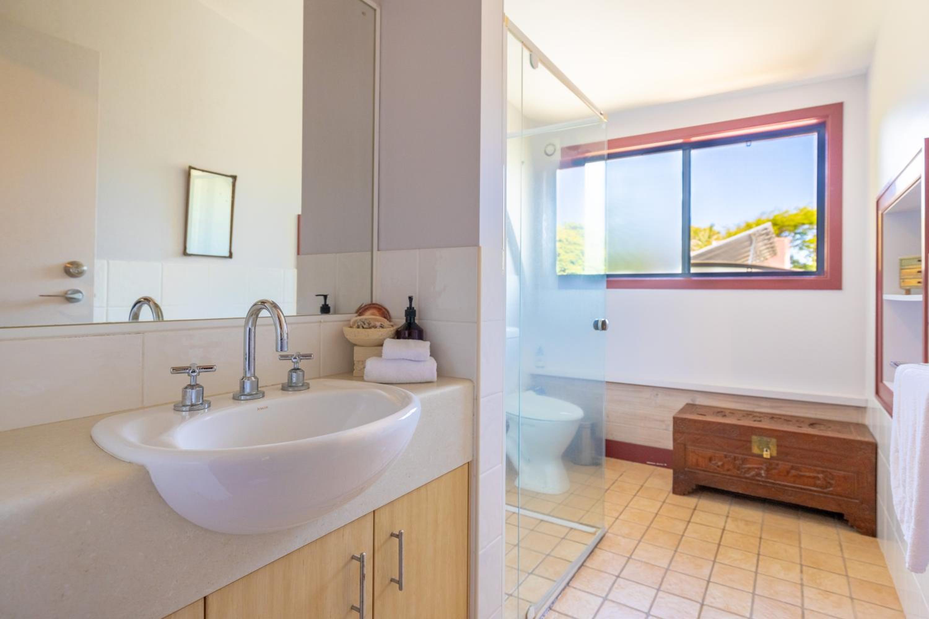 Dreamtime Belongil - house opposite the beach