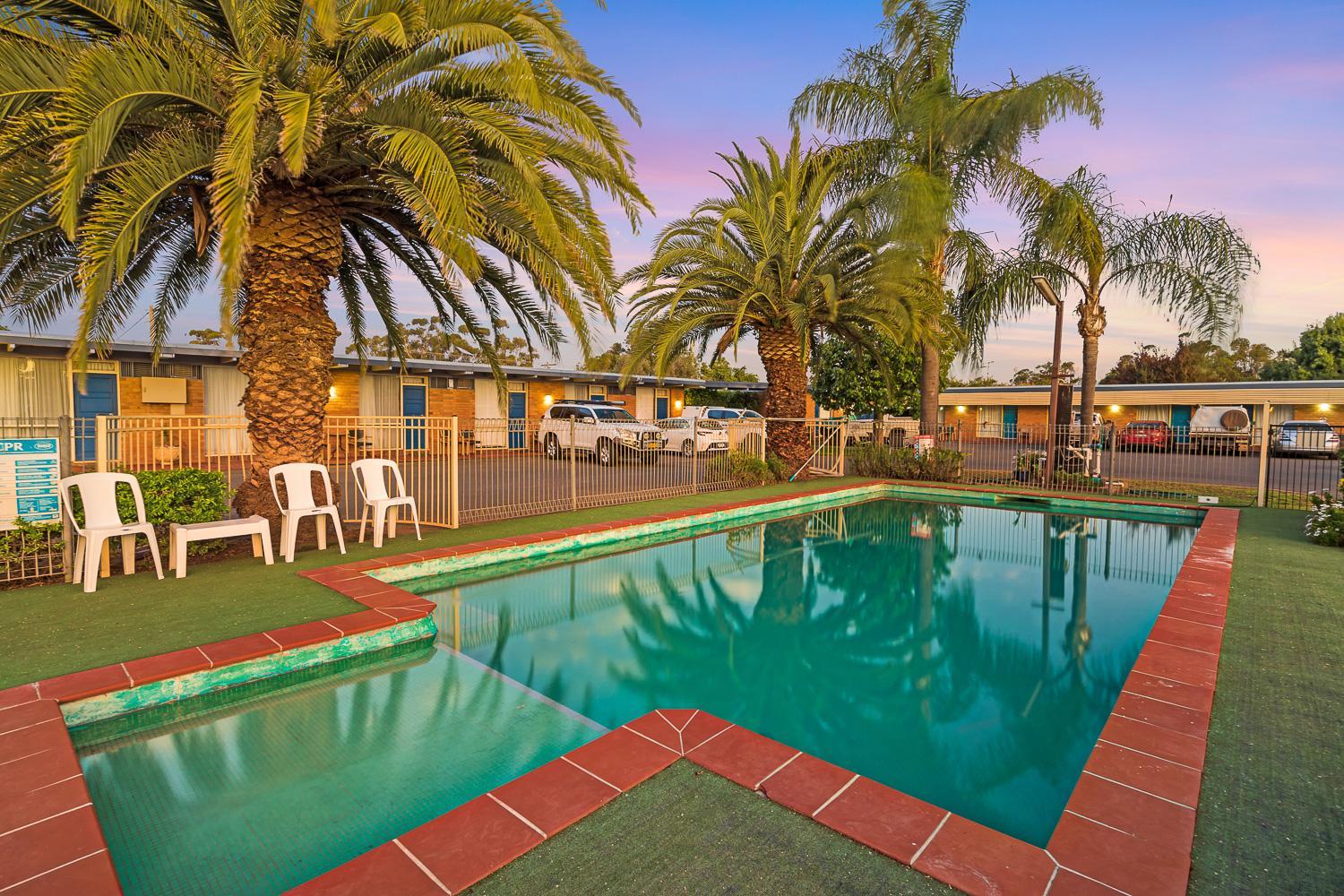 Plainsman Motel