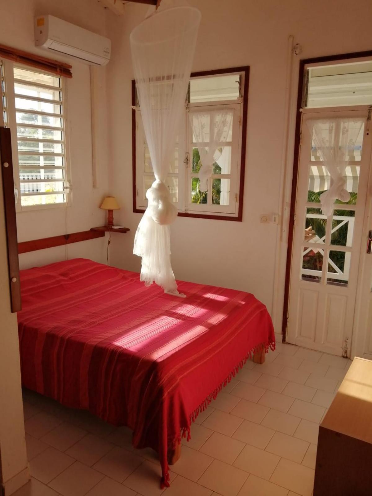 Bungalow les hibiscus view 4